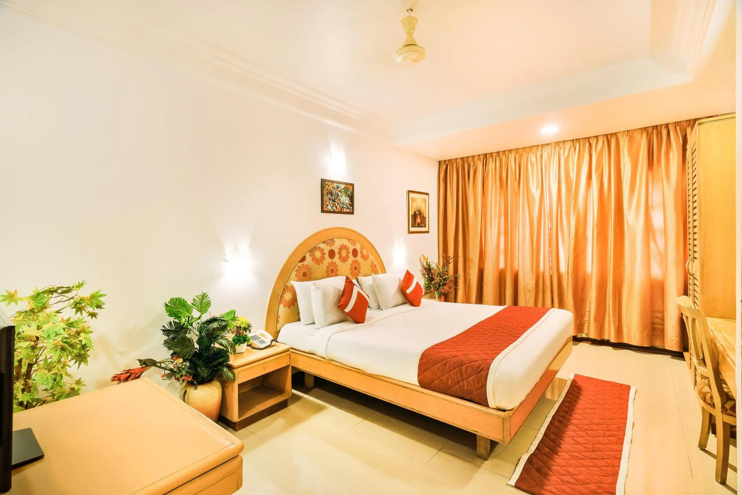 Photo of the whole room, Bed in Octave Crystal Heights