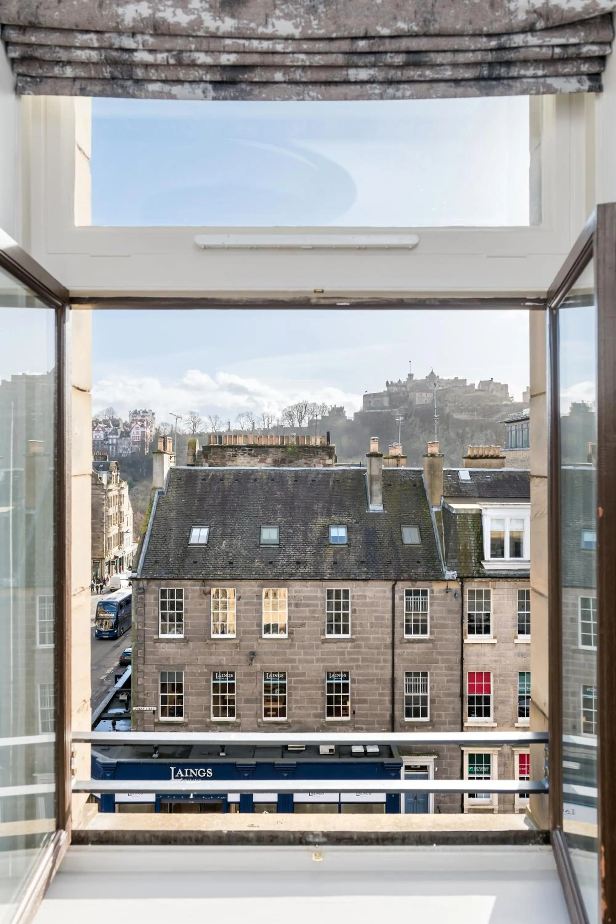 City view in RÌGH Residences - George Street