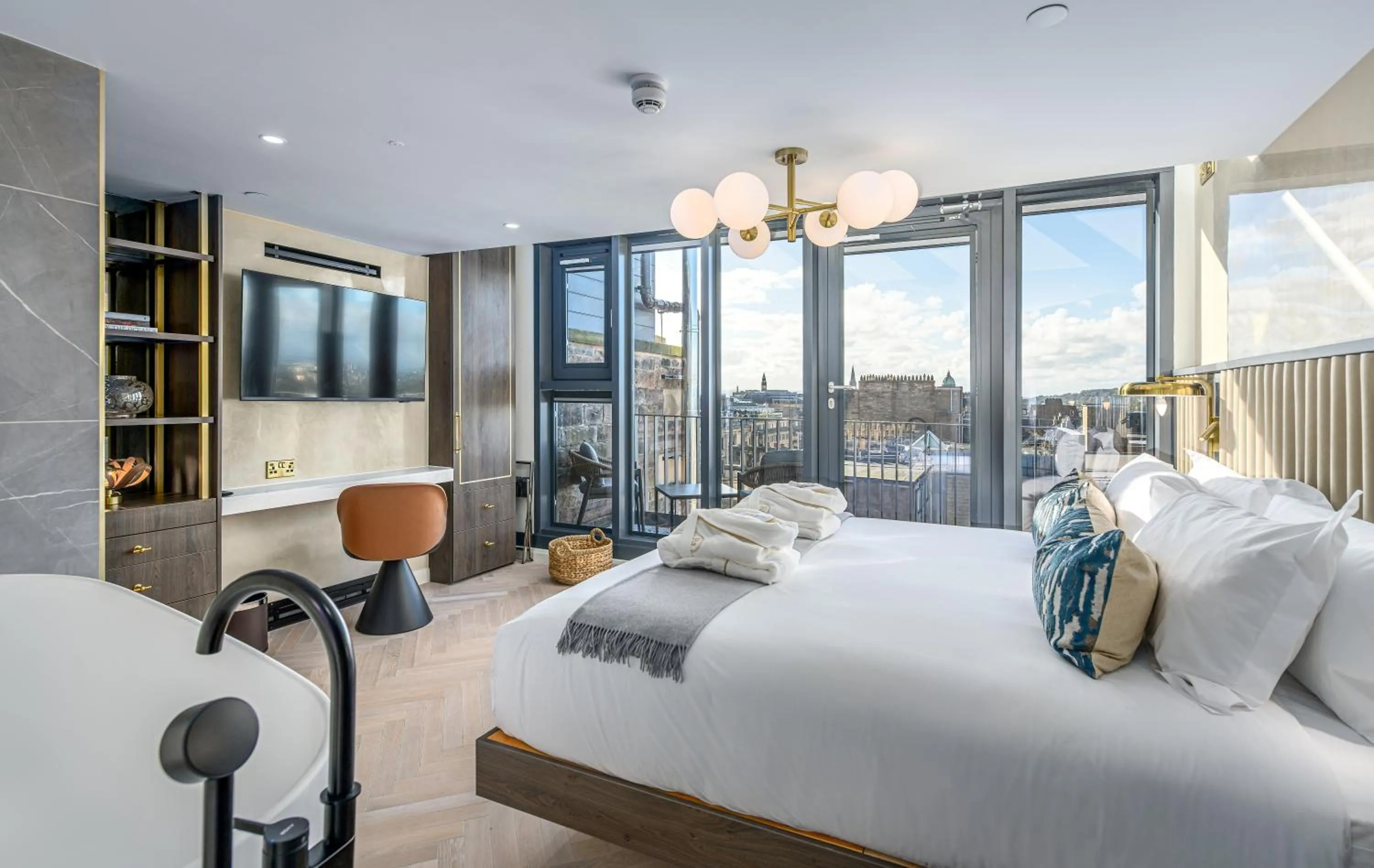 Photo of the whole room, Bed in RÌGH Residences - George Street