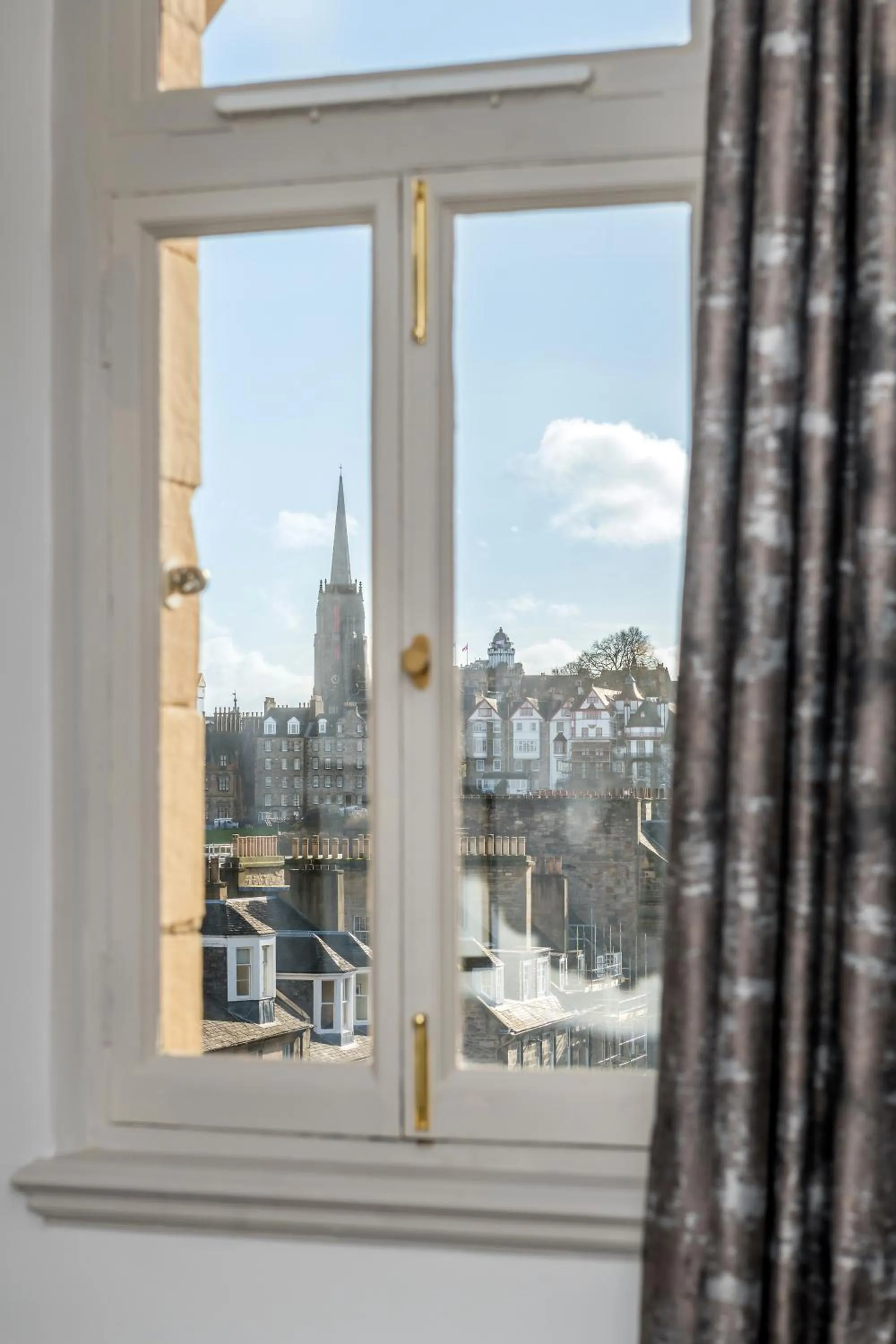 City view in RÌGH Residences - George Street