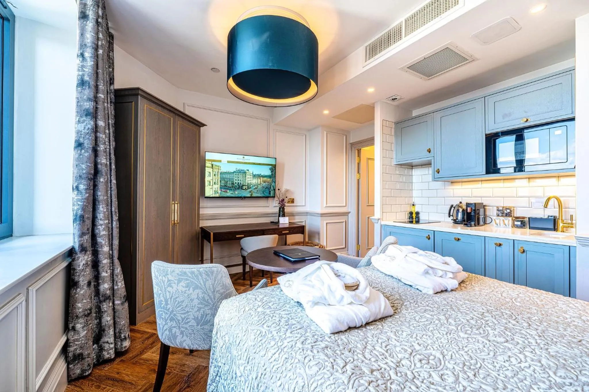 Bedroom, Bed in RÌGH Residences - George Street