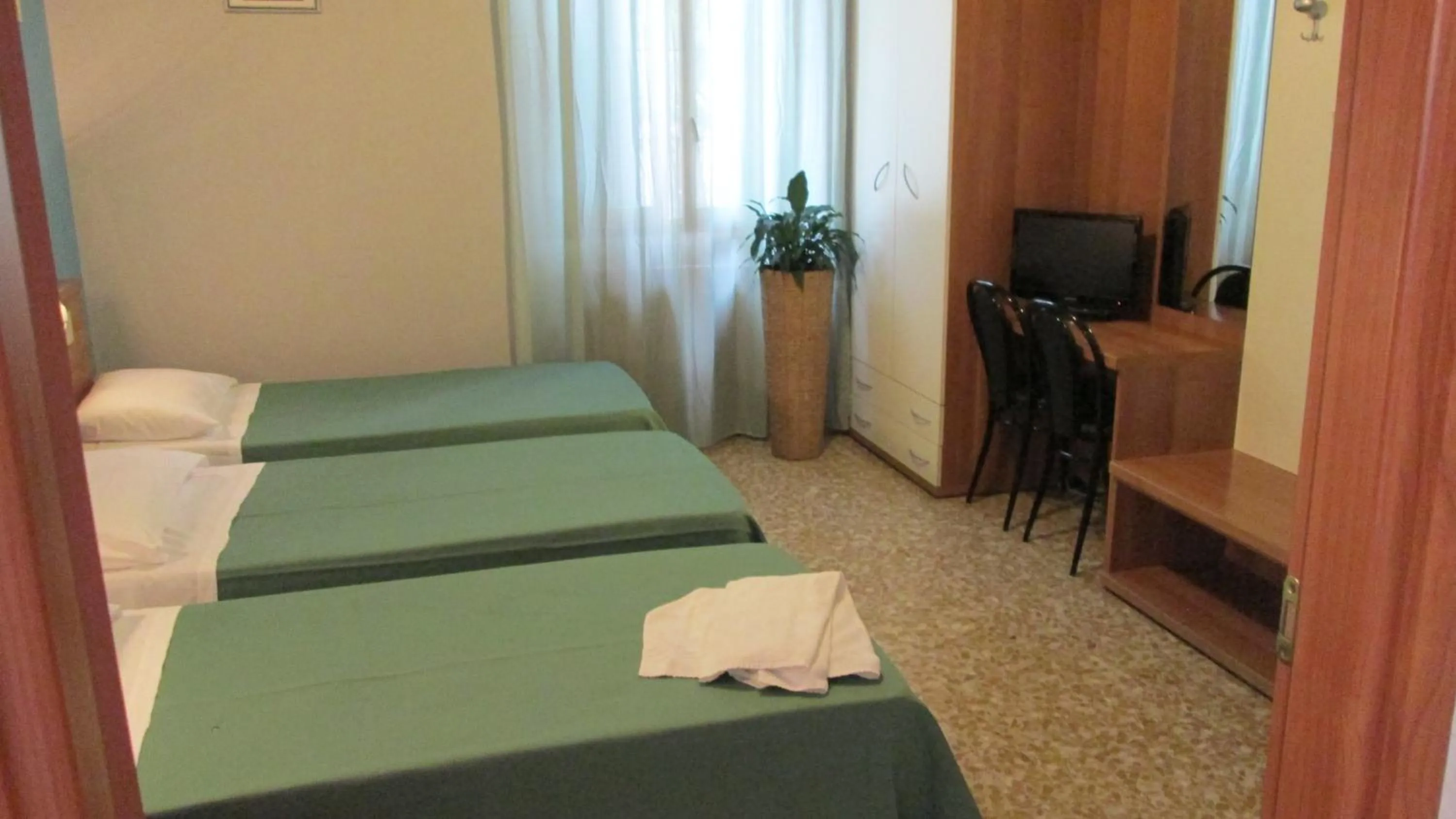 Bed, TV/Entertainment Center in Ca' Grande