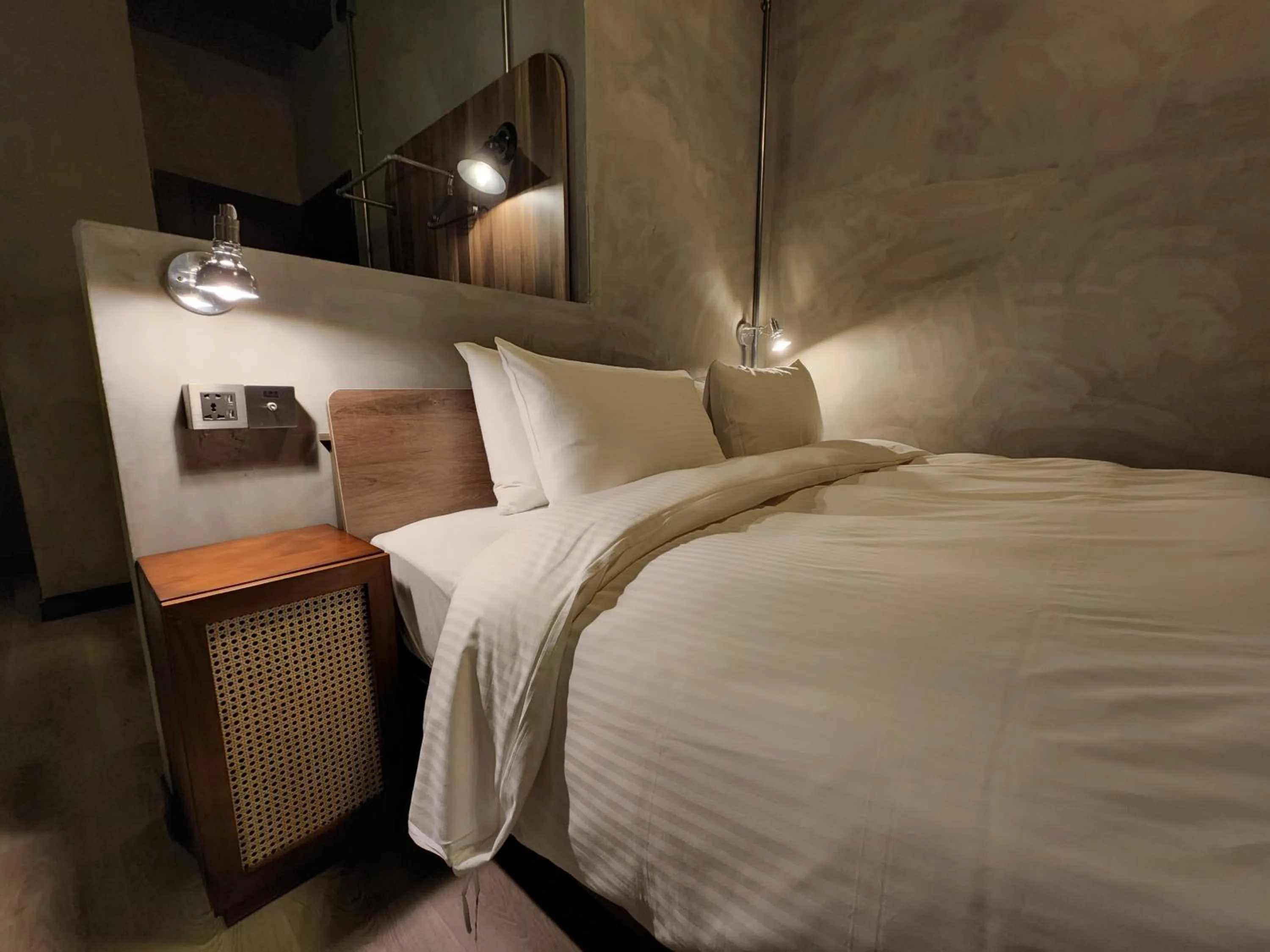 Bed in The Retro Tai-Pan