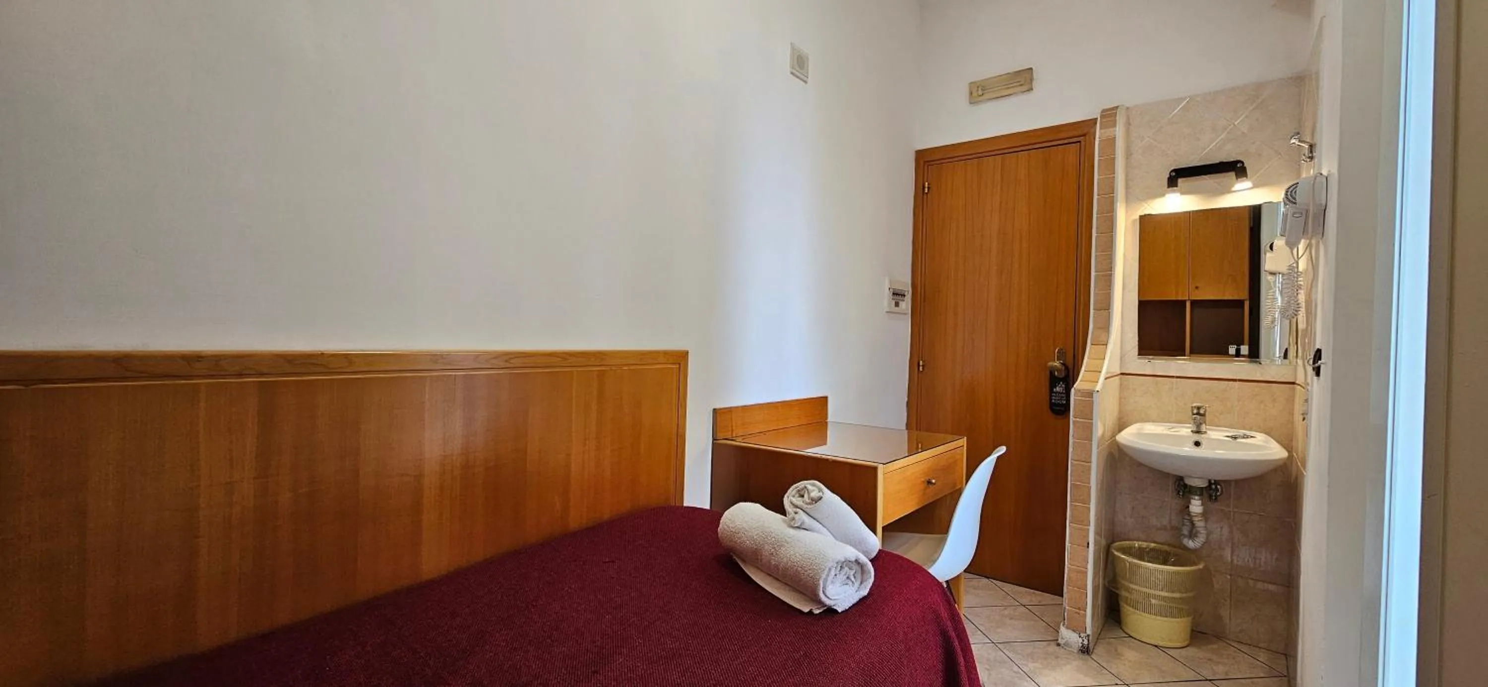 Bed in Hotel Zara Napoli