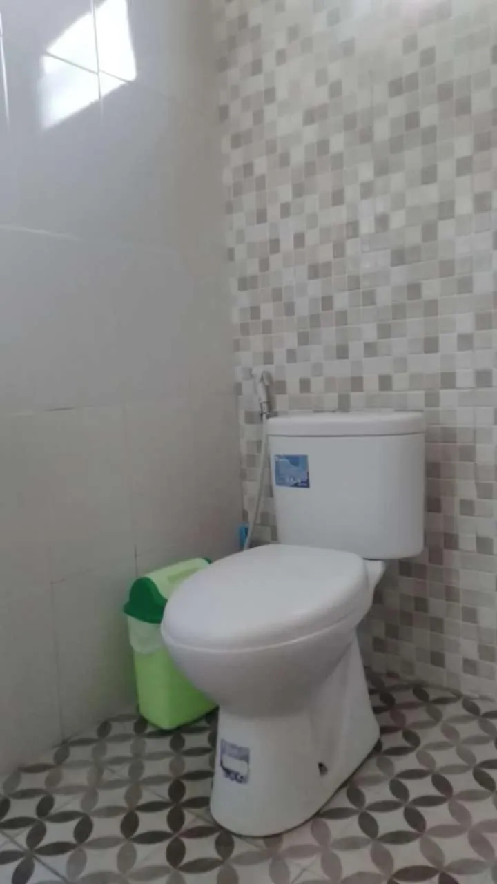 Toilet in Penginapan Homestay Mudiyono Syari'ah