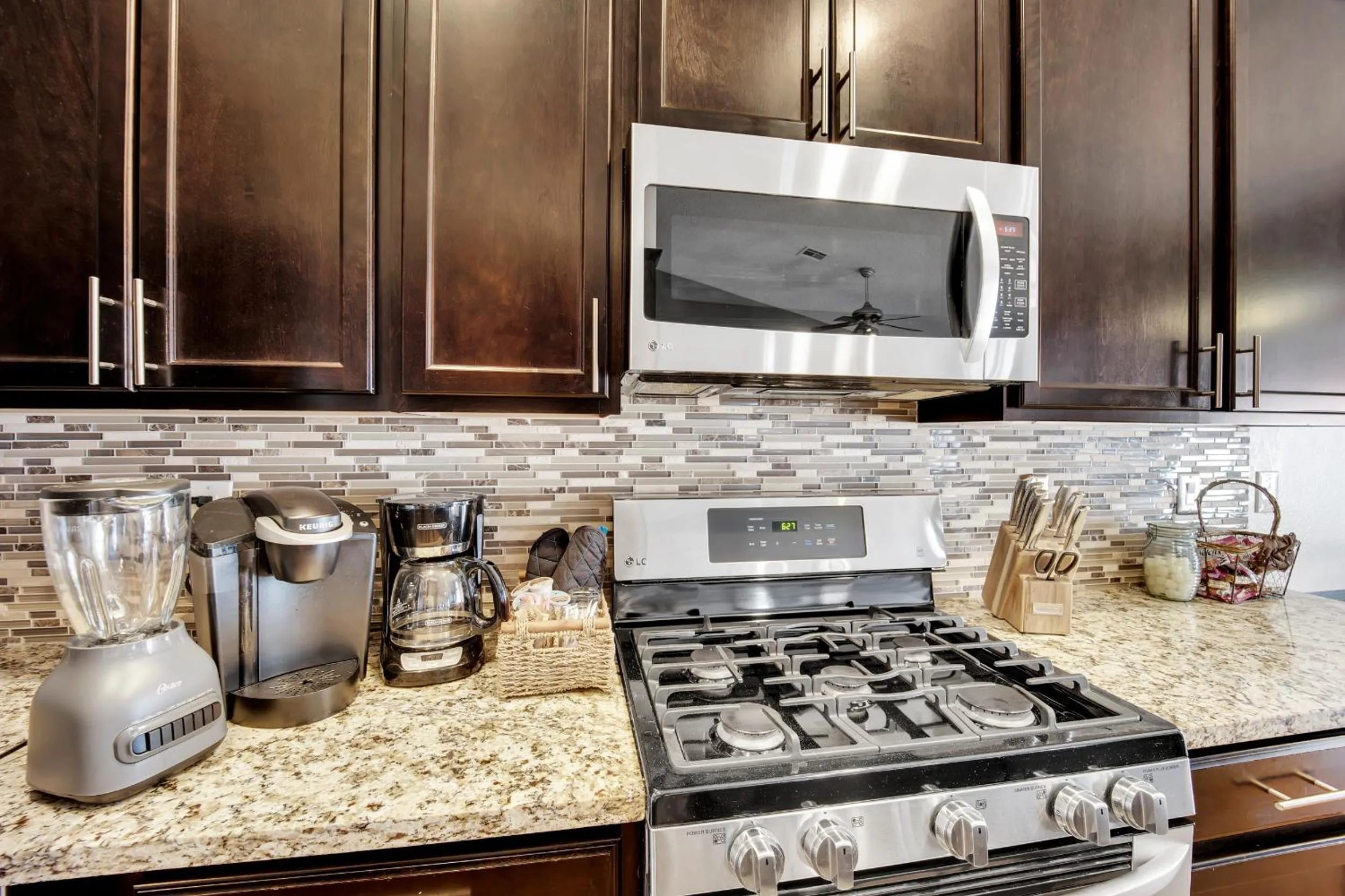 Coffee/tea facilities in Sports Themed--Automated King Bed--Family Friendly--5 miles to Strip