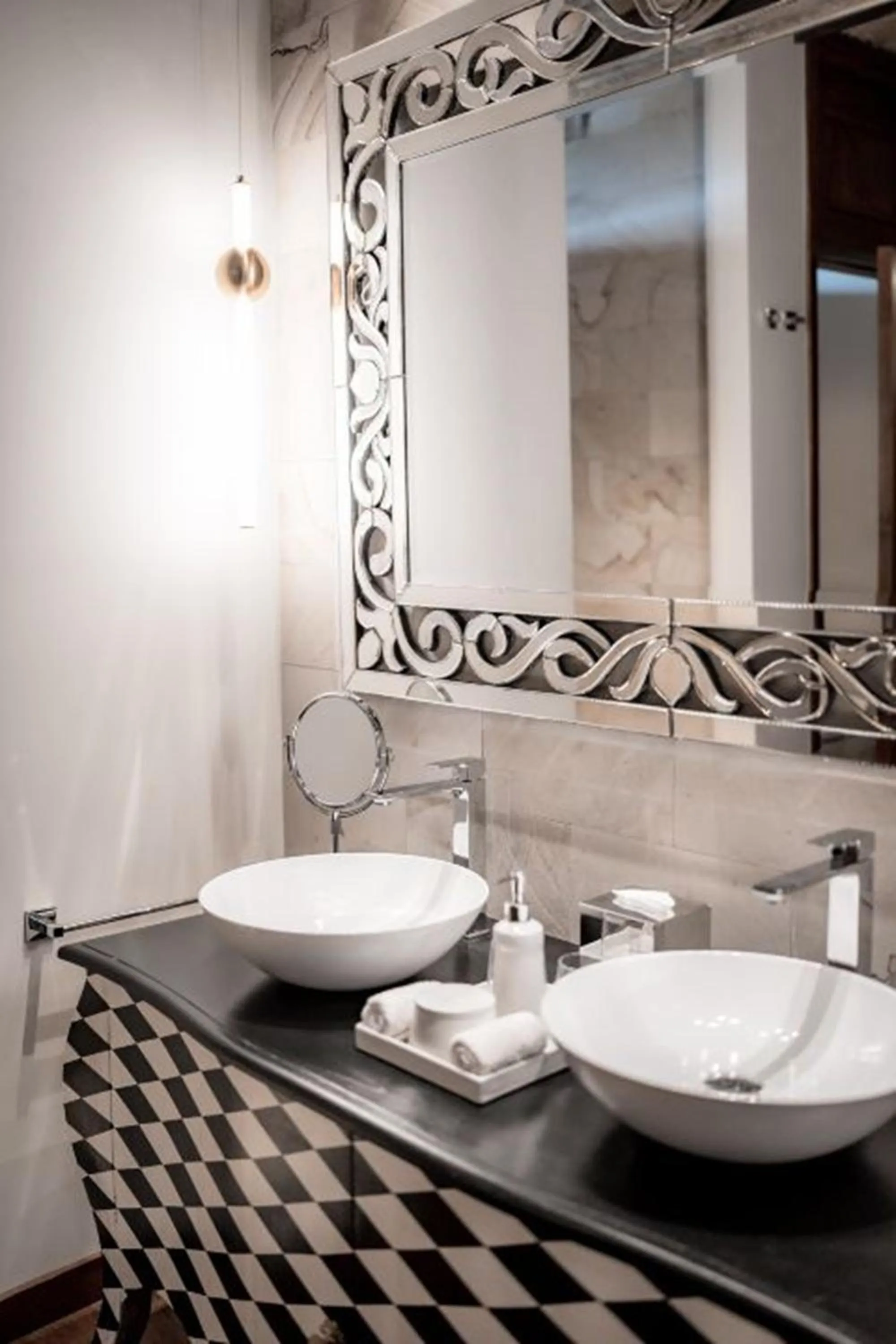 Bathroom in La Reserve 1785 Canggu - Adults Only