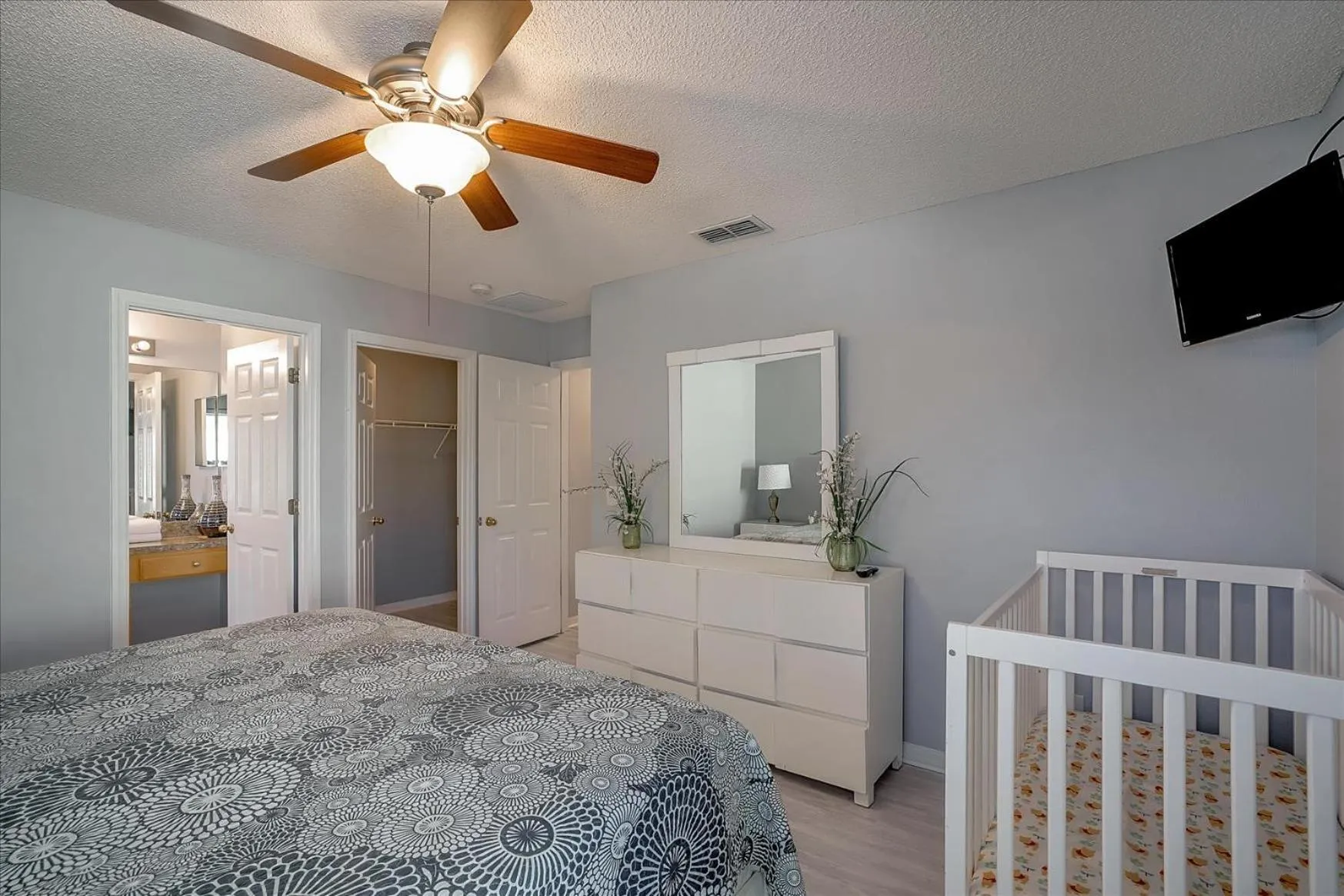 Bed in EXCELLENT 7 Bedroom EIR Vacation Villa - PRIVATE POOL