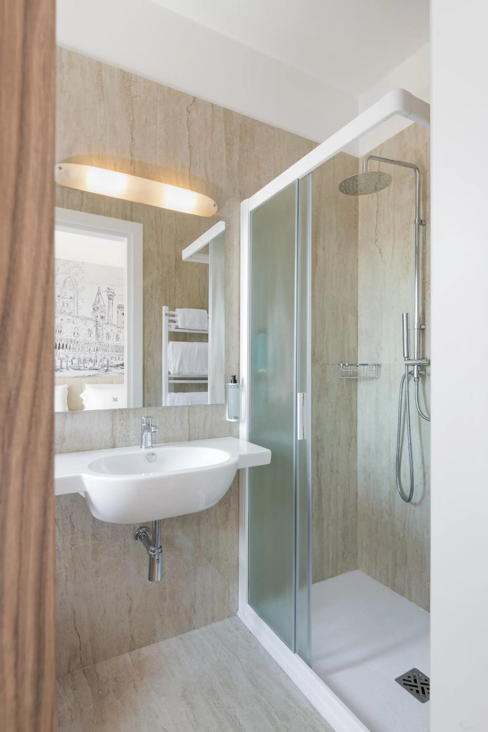 Shower in Hotel Marco Polo 3 Stelle Superior