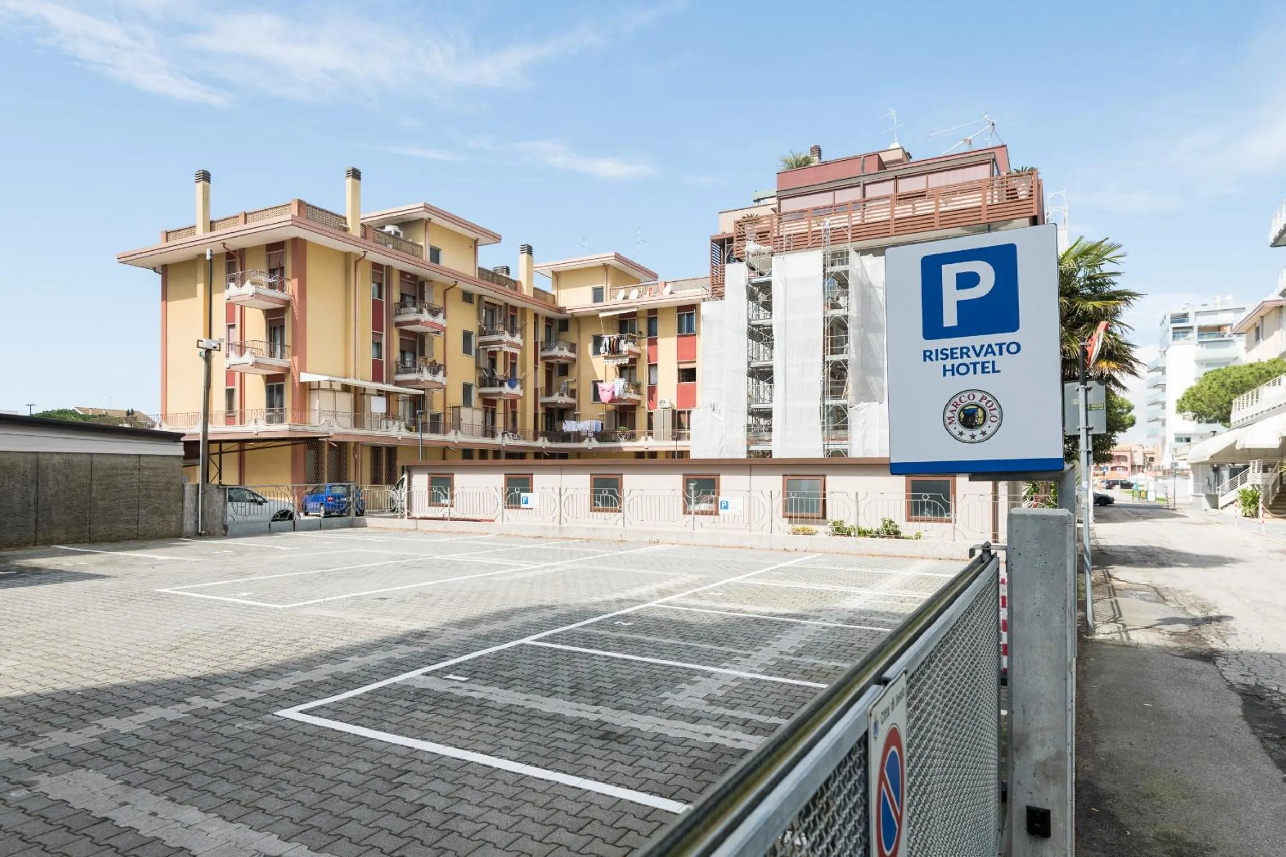 Parking in Hotel Marco Polo 3 Stelle Superior