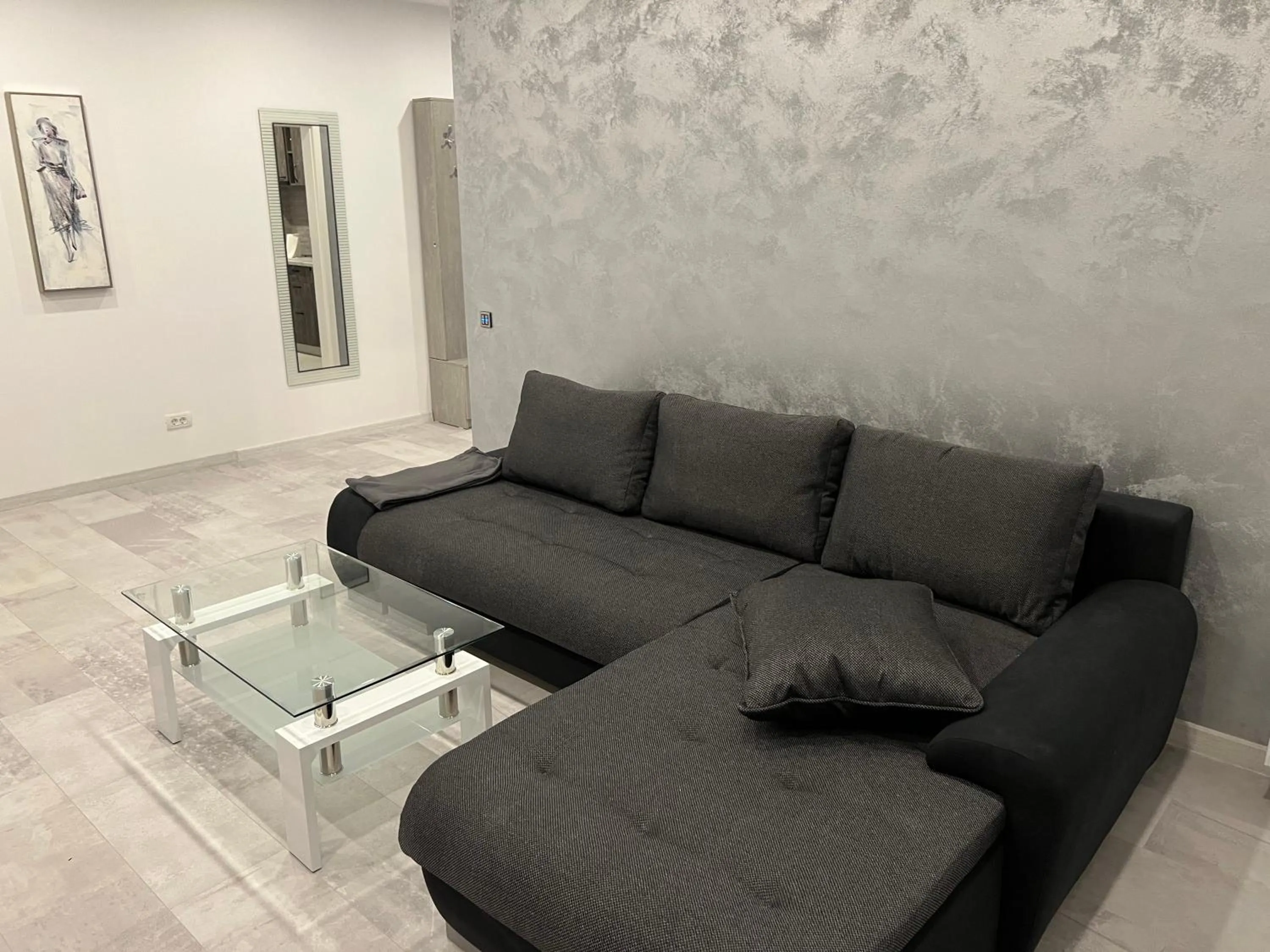 Living room in Stunning 2-Room Penthouse with Lakeview W11