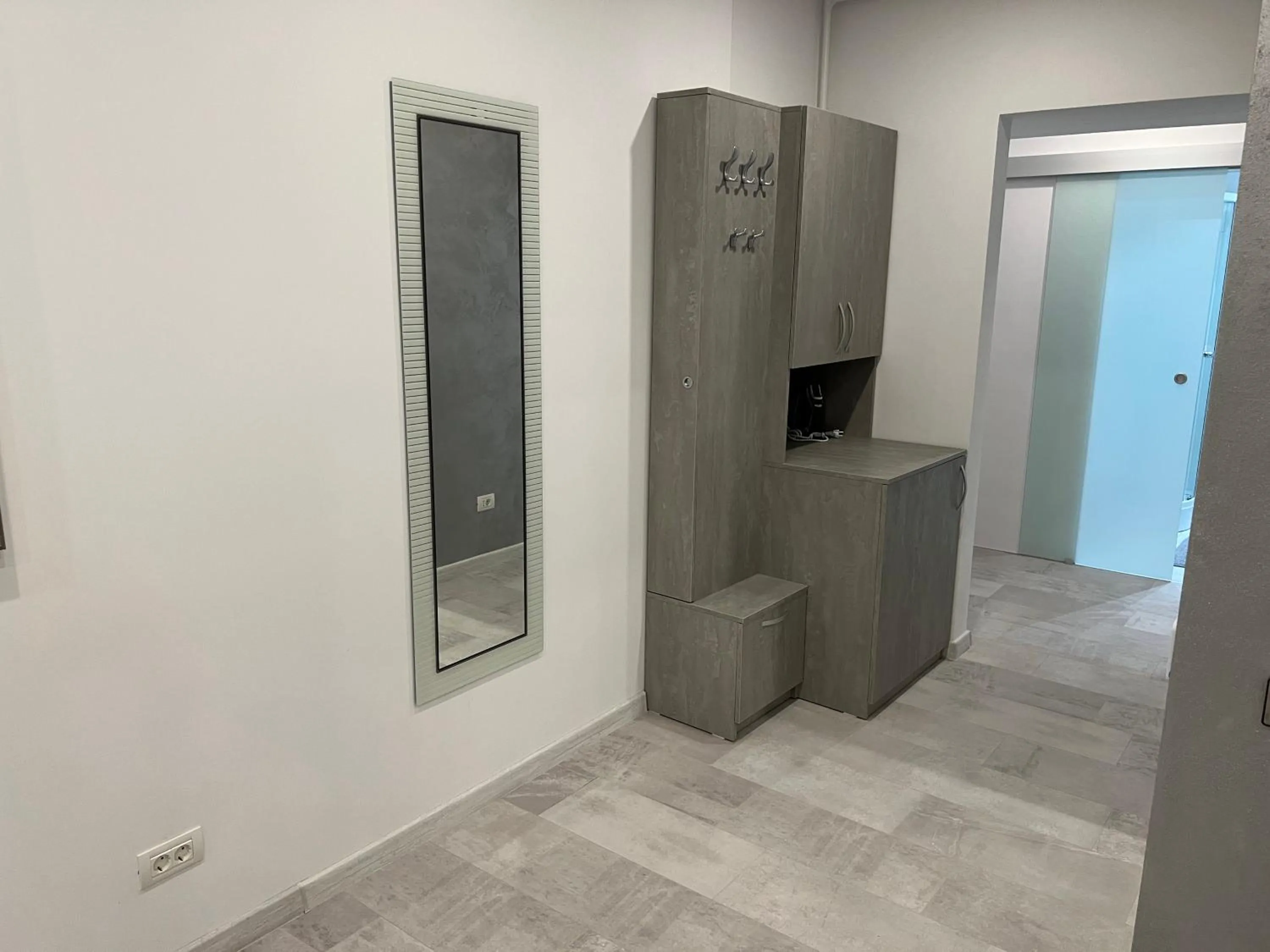 Decorative detail in Stunning 2-Room Penthouse with Lakeview W11