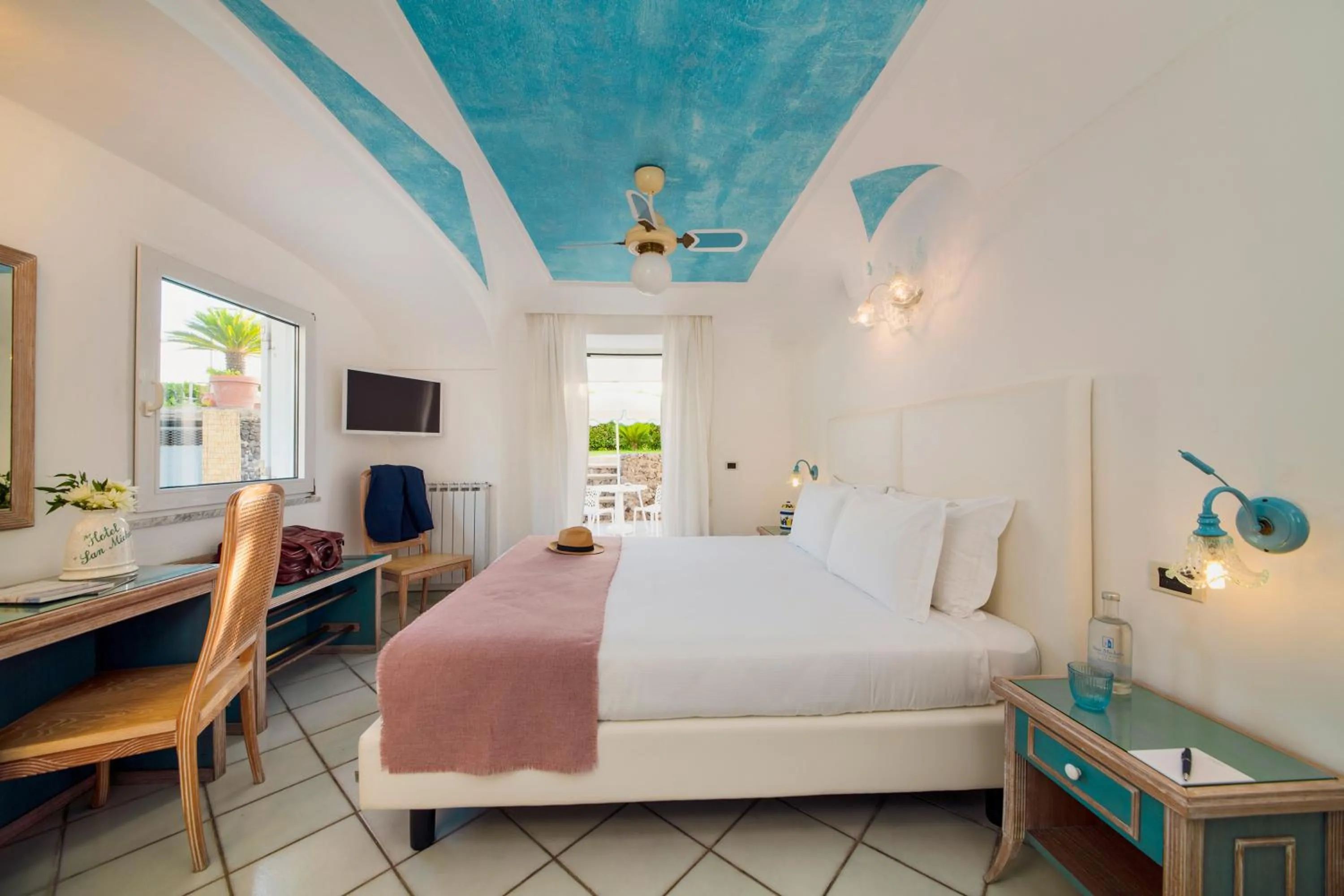 Patio, Bed in Hotel Terme San Michele & SPA, WorldHotels Distinctive