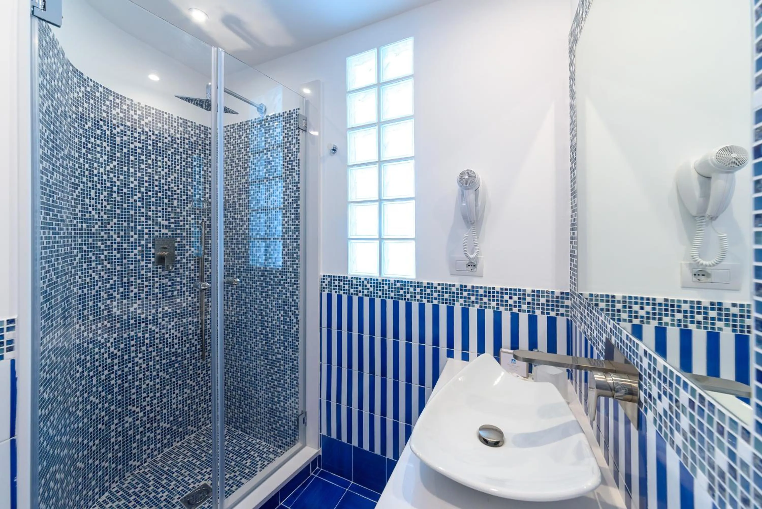 Shower in Hotel Terme San Michele & SPA, WorldHotels Distinctive