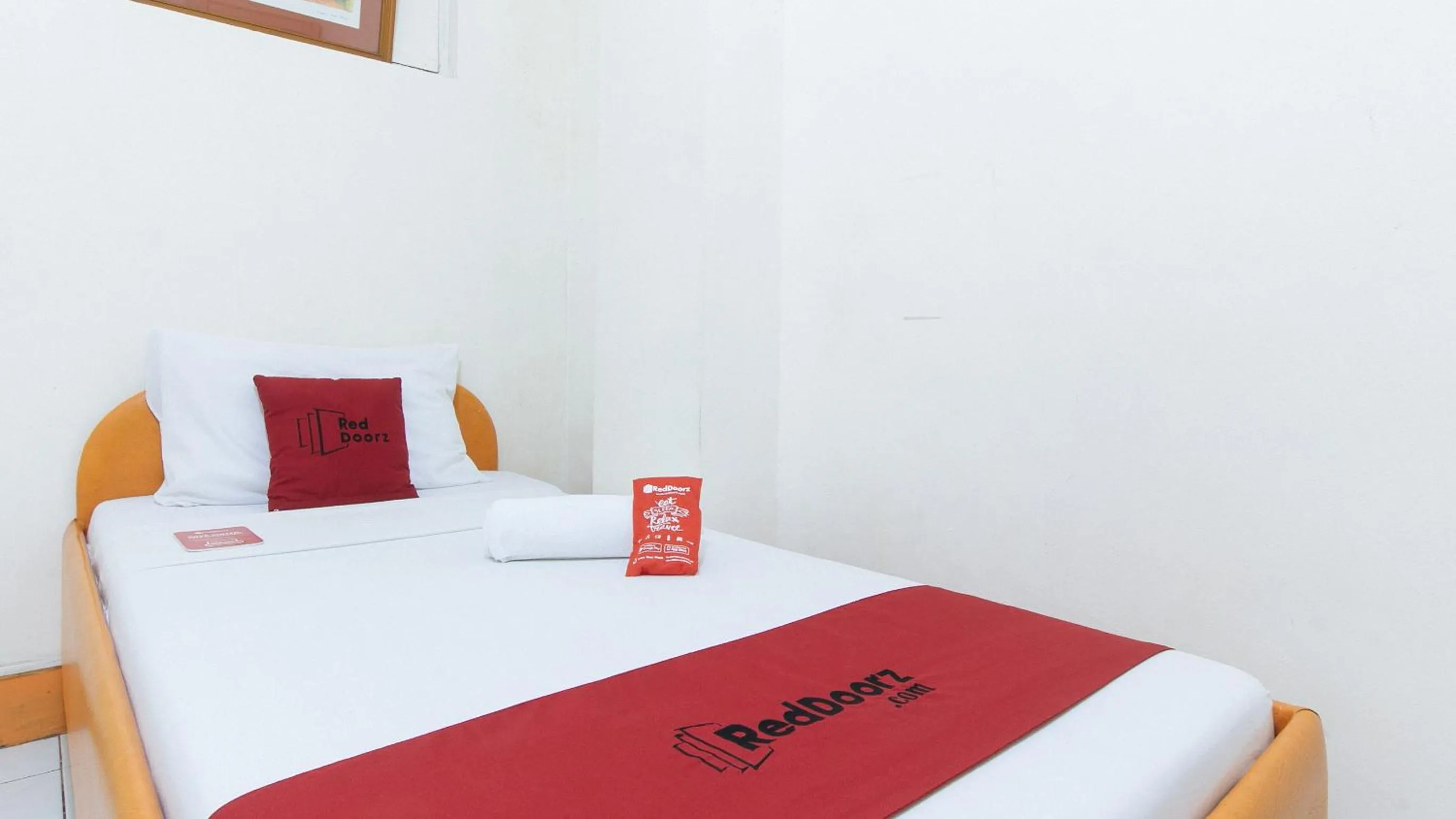 Bed in RedDoorz @ Malibu Room BF International Las Pinas