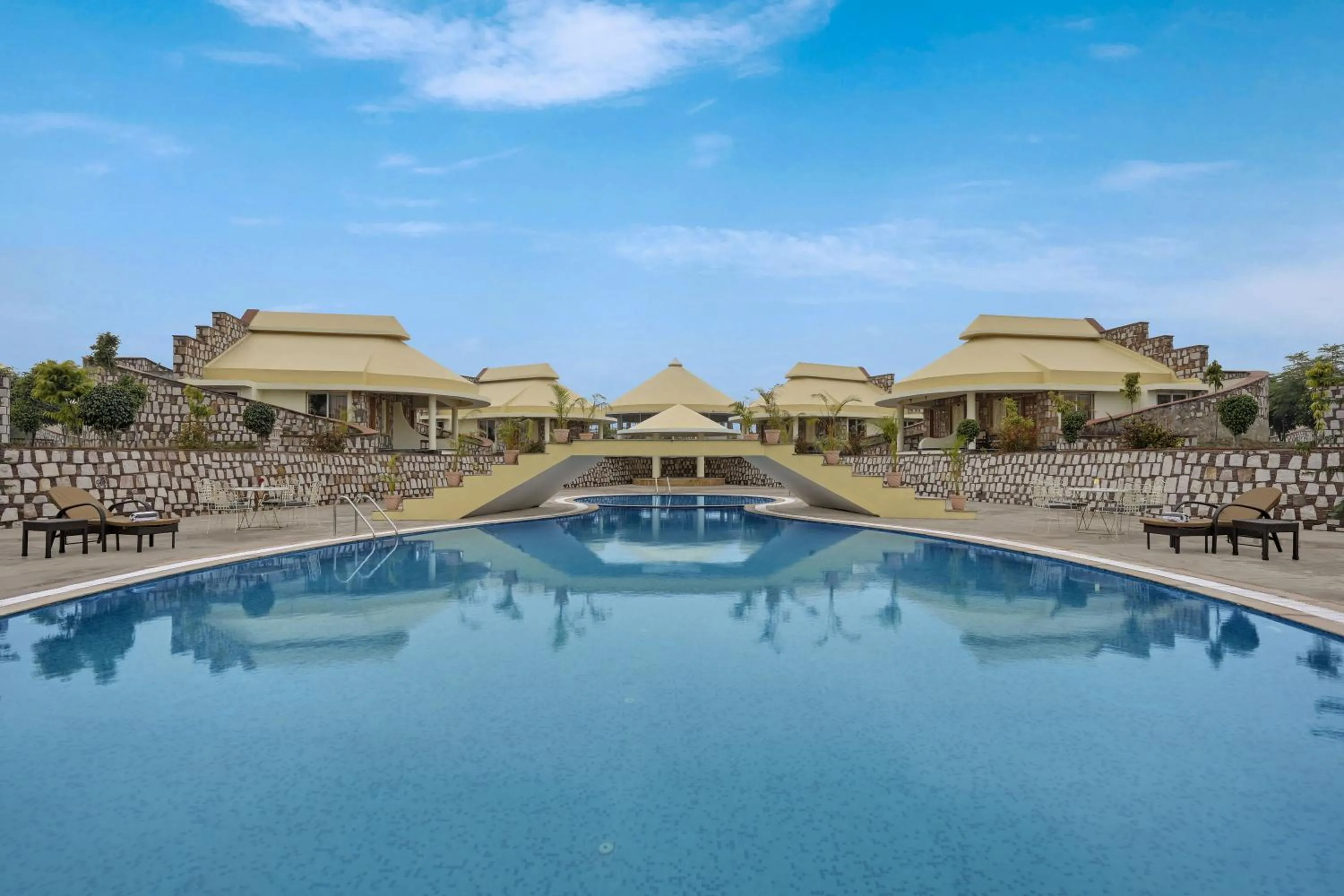 Swimming pool in The Sawai Bagh