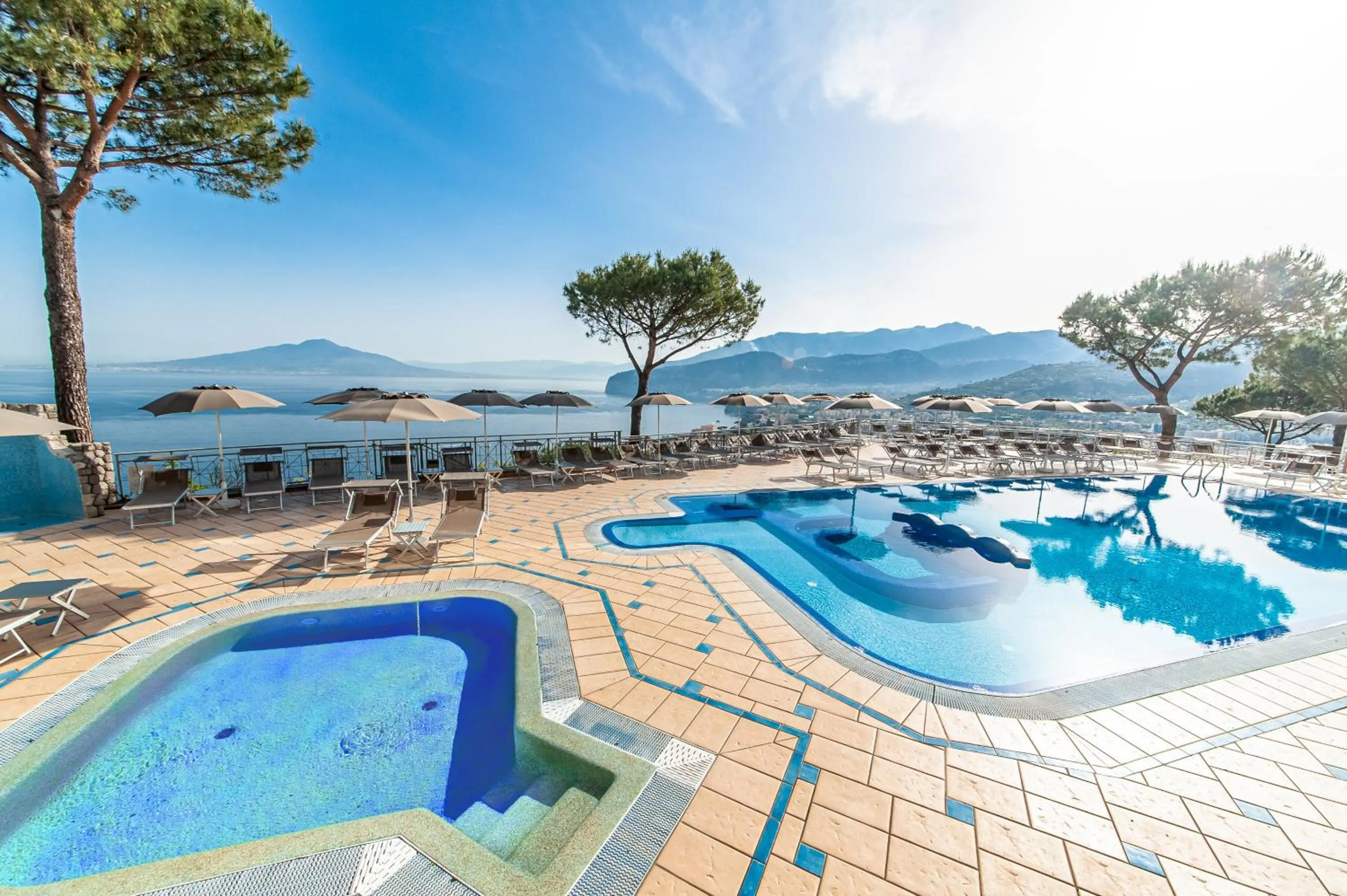 Swimming pool in Grand Hotel President