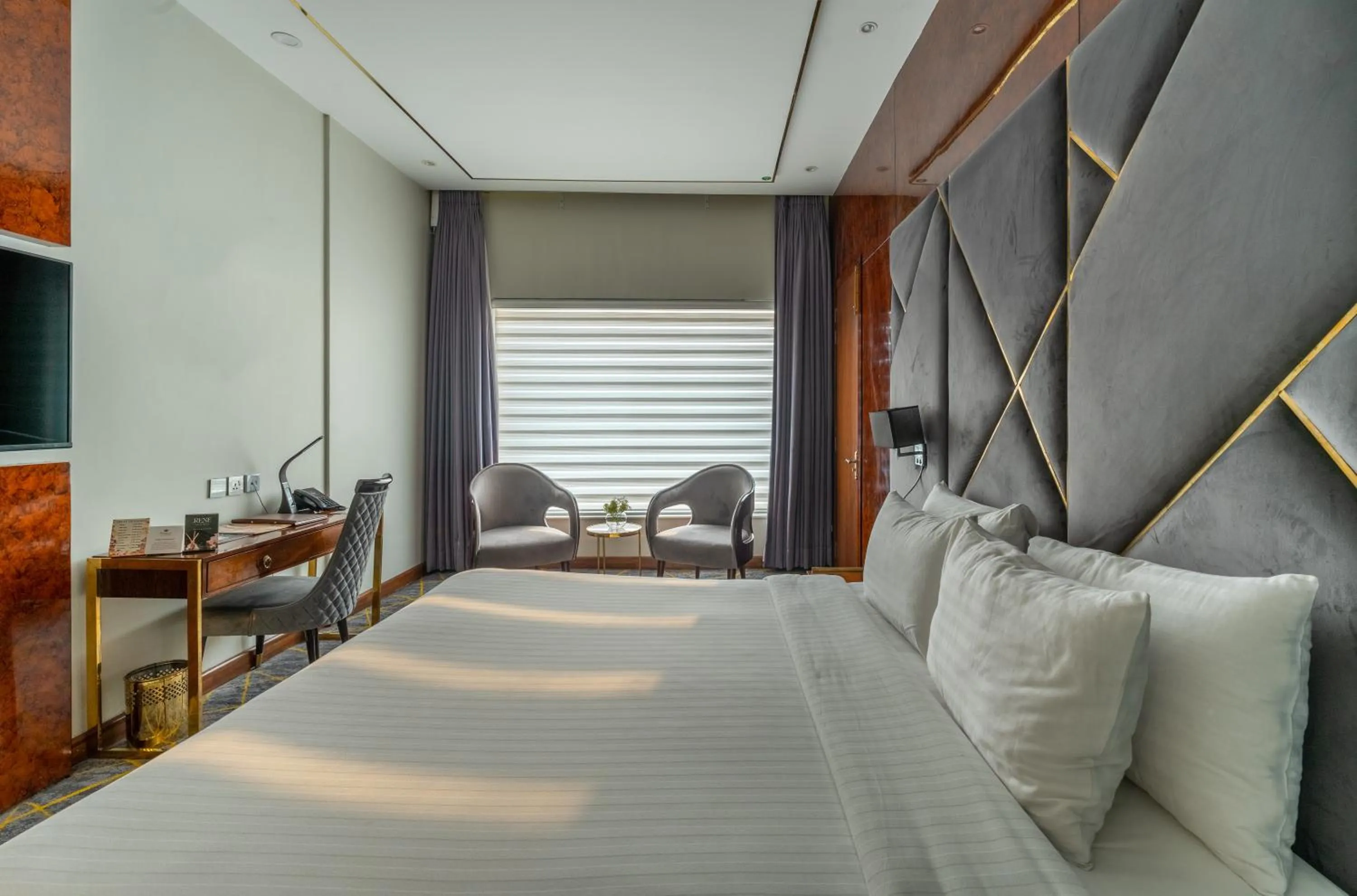 Bed in Best Western Premier Islamabad