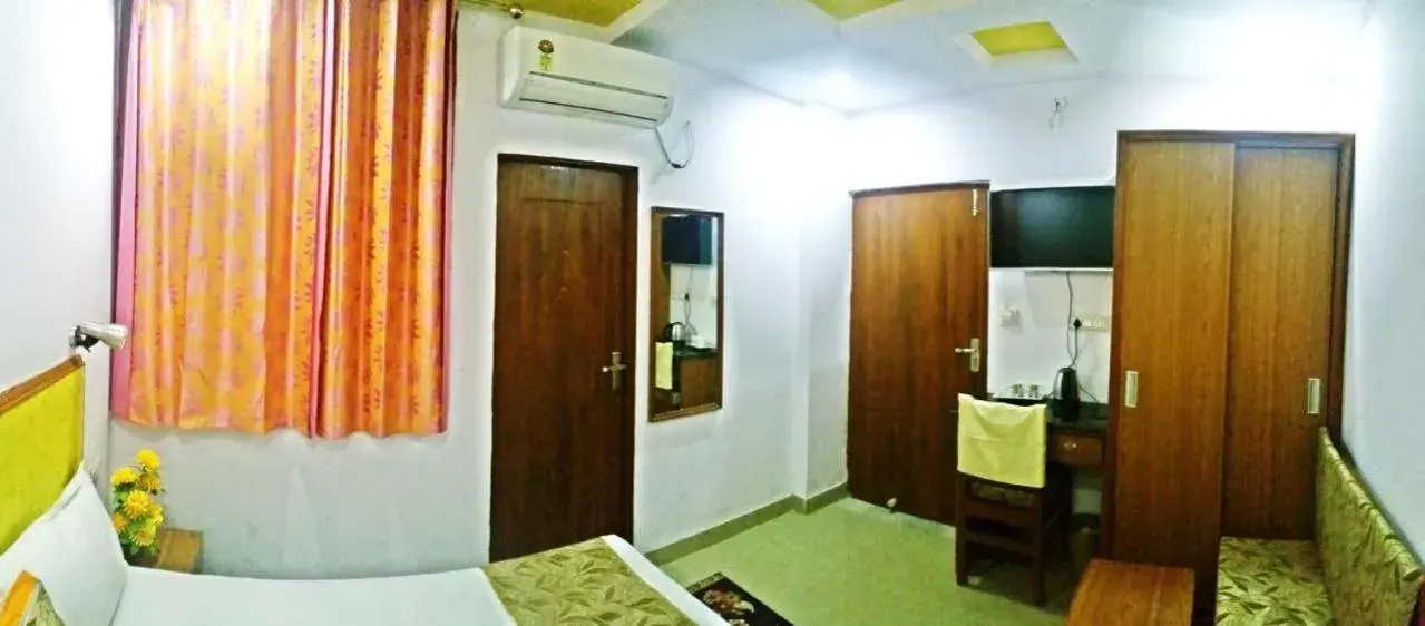 Double or Twin Room - single occupancy in AIRPORT SKY INN HOMESTAY Double or Twin Room - single occupancy in AIRPORT SKY INN HOMESTAY