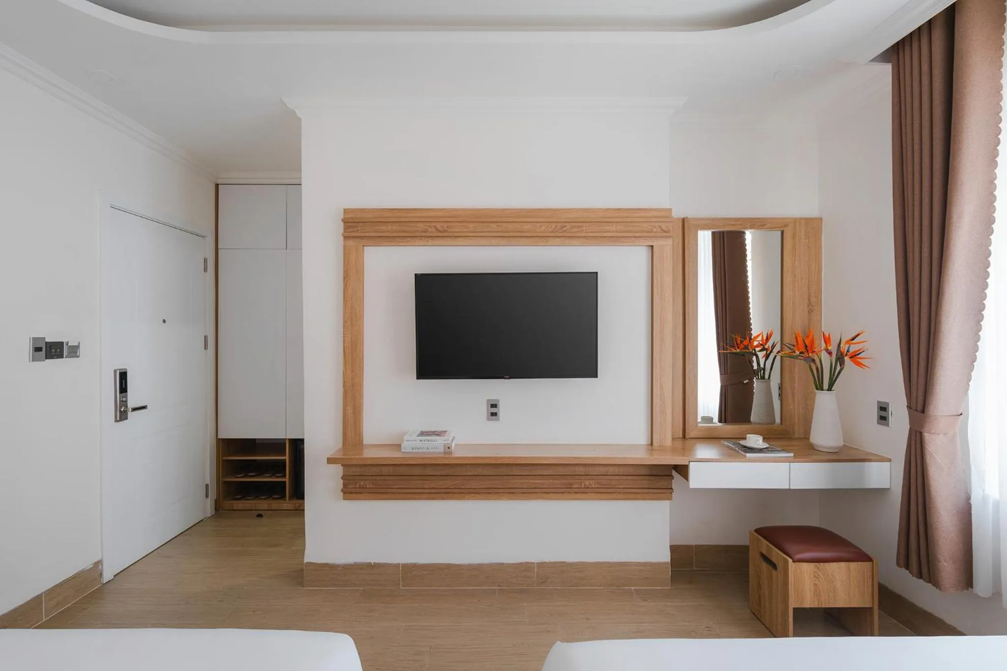 TV and multimedia, Bed in Nature Hotel Da Lat - Le Dai Hanh