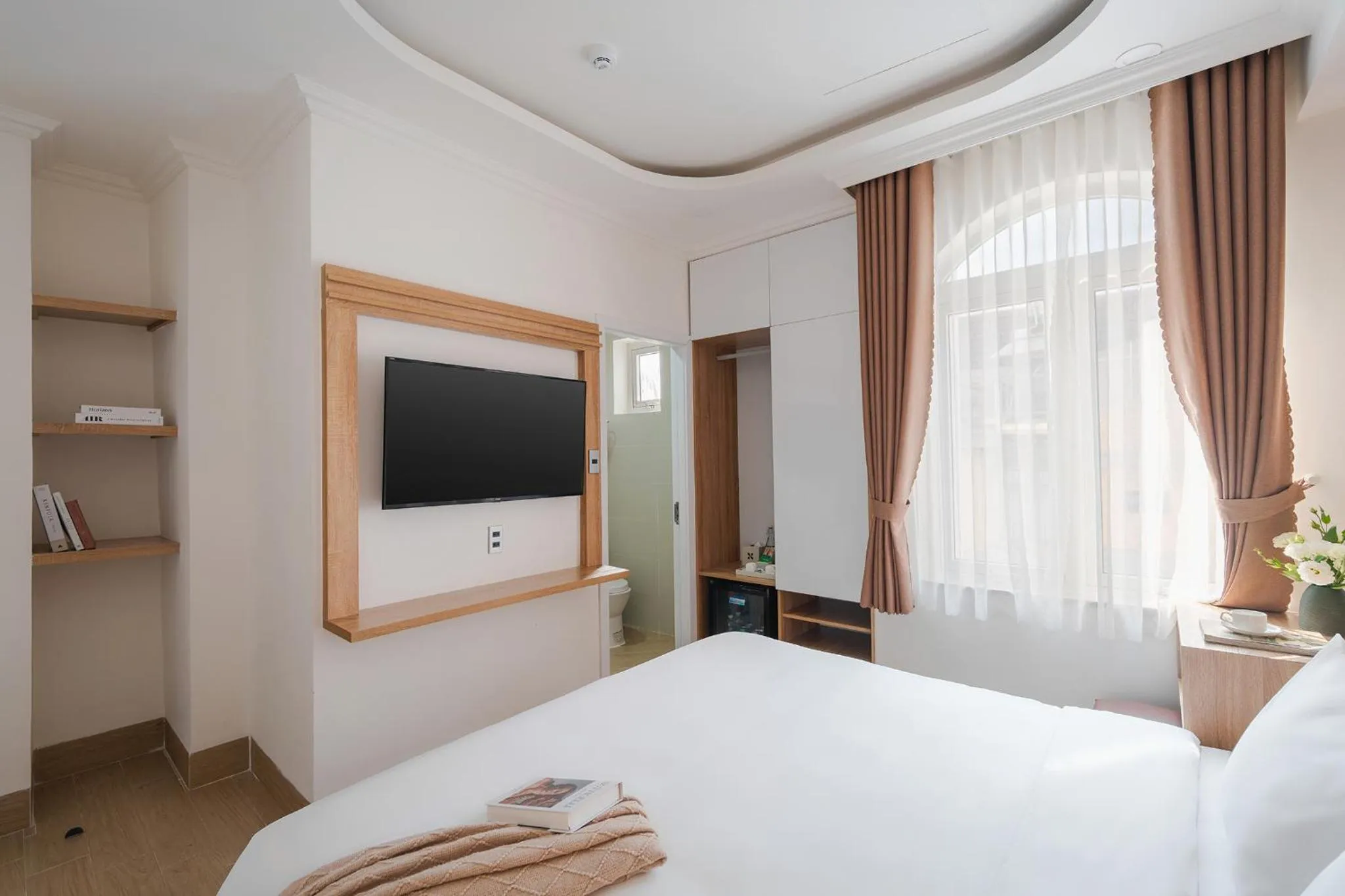 Bedroom, Bed in Nature Hotel Da Lat - Le Dai Hanh