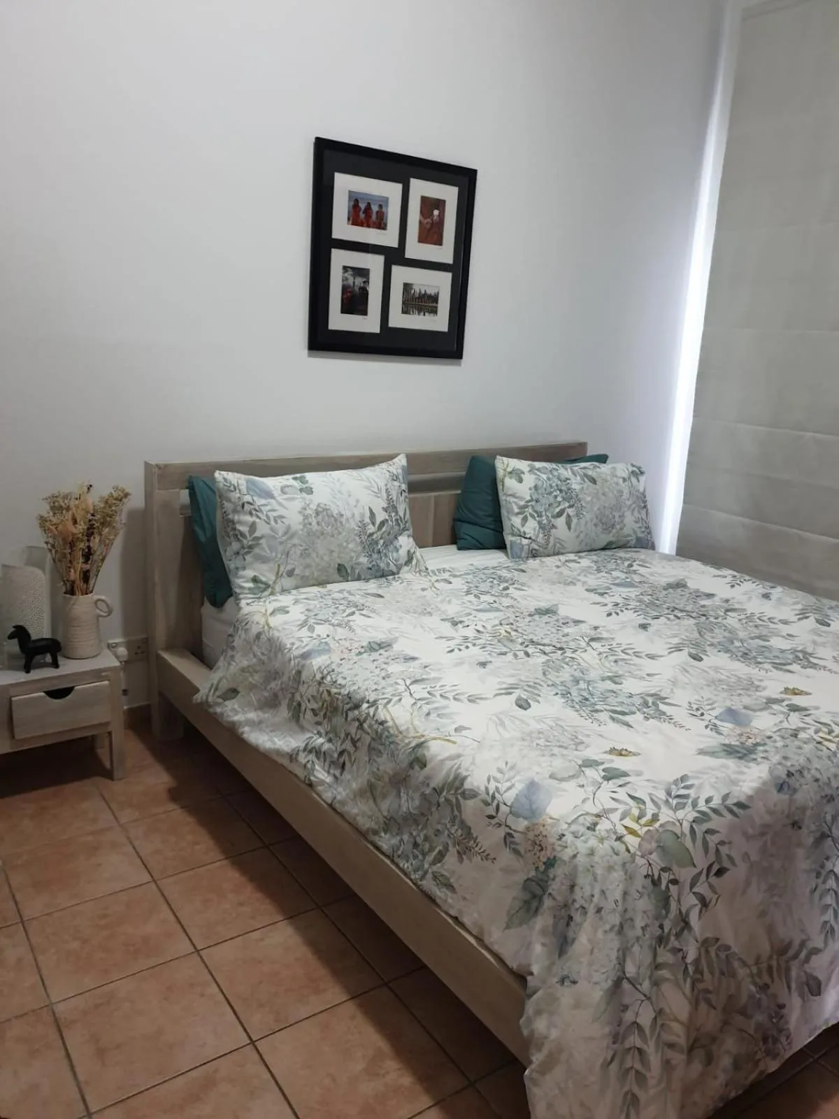 Bedroom, Bed in Cherrywood House