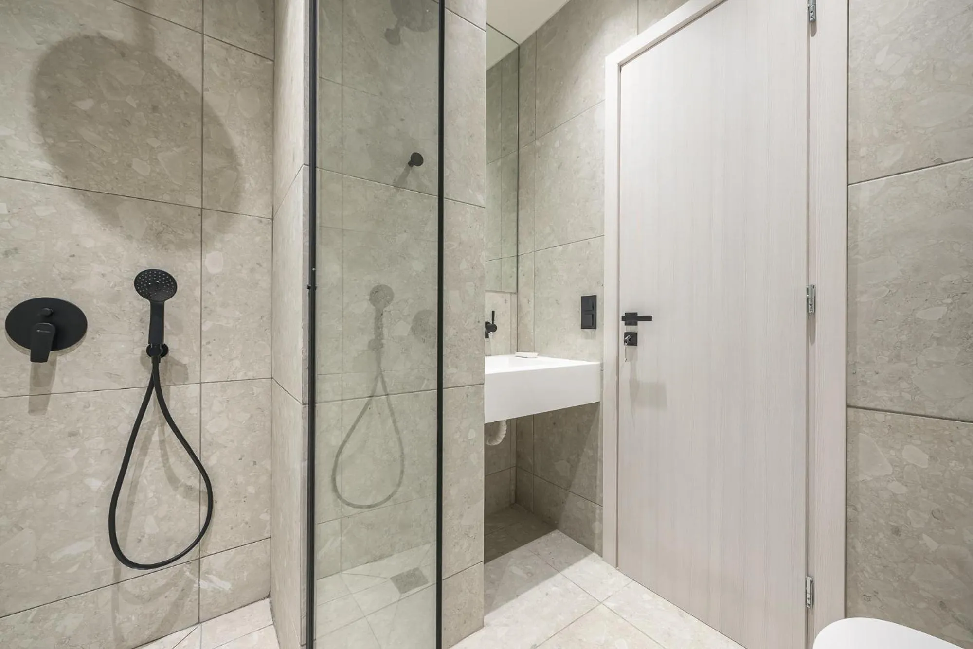 The Asprogeraka - self check-in rooms