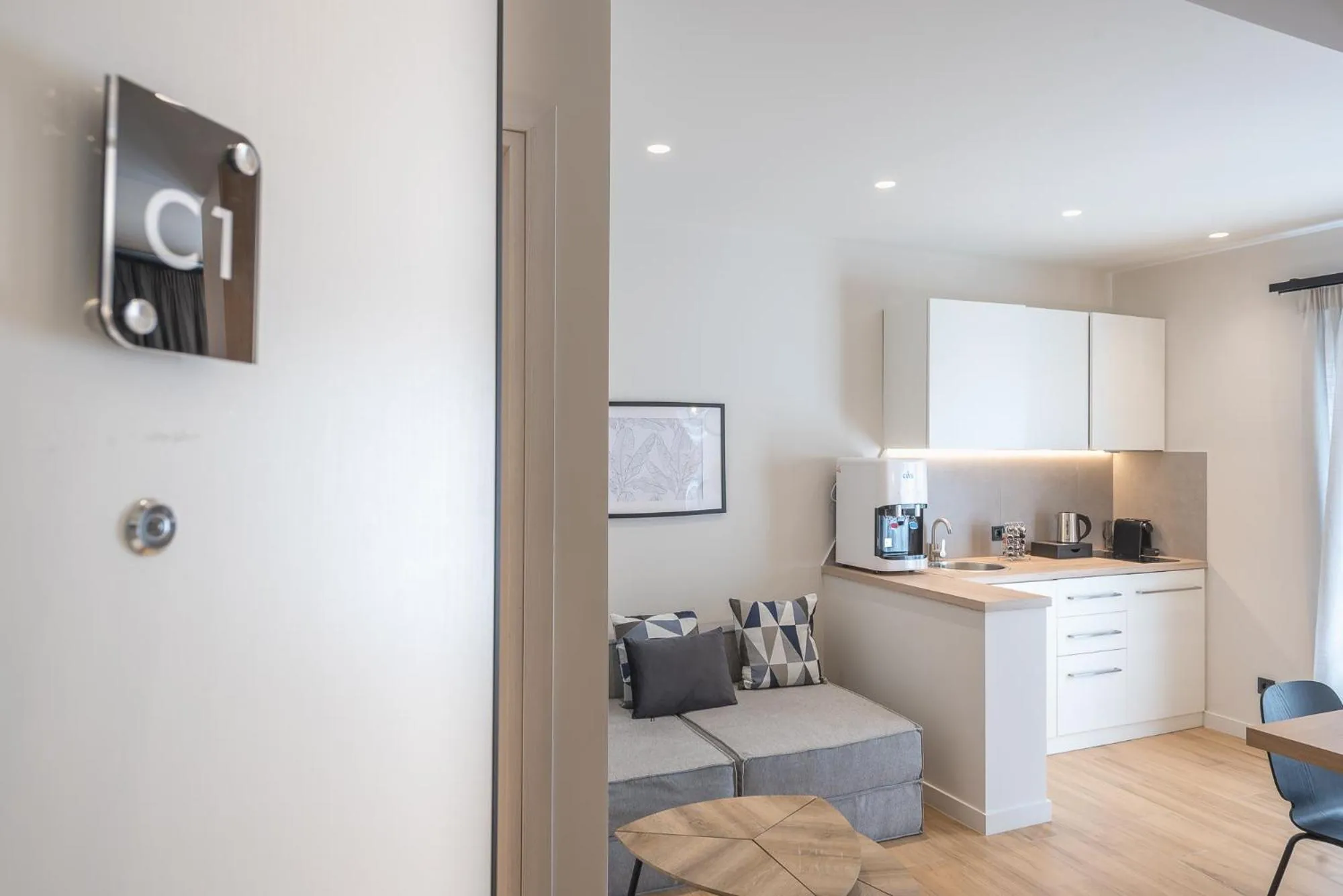 The Asprogeraka - self check-in rooms