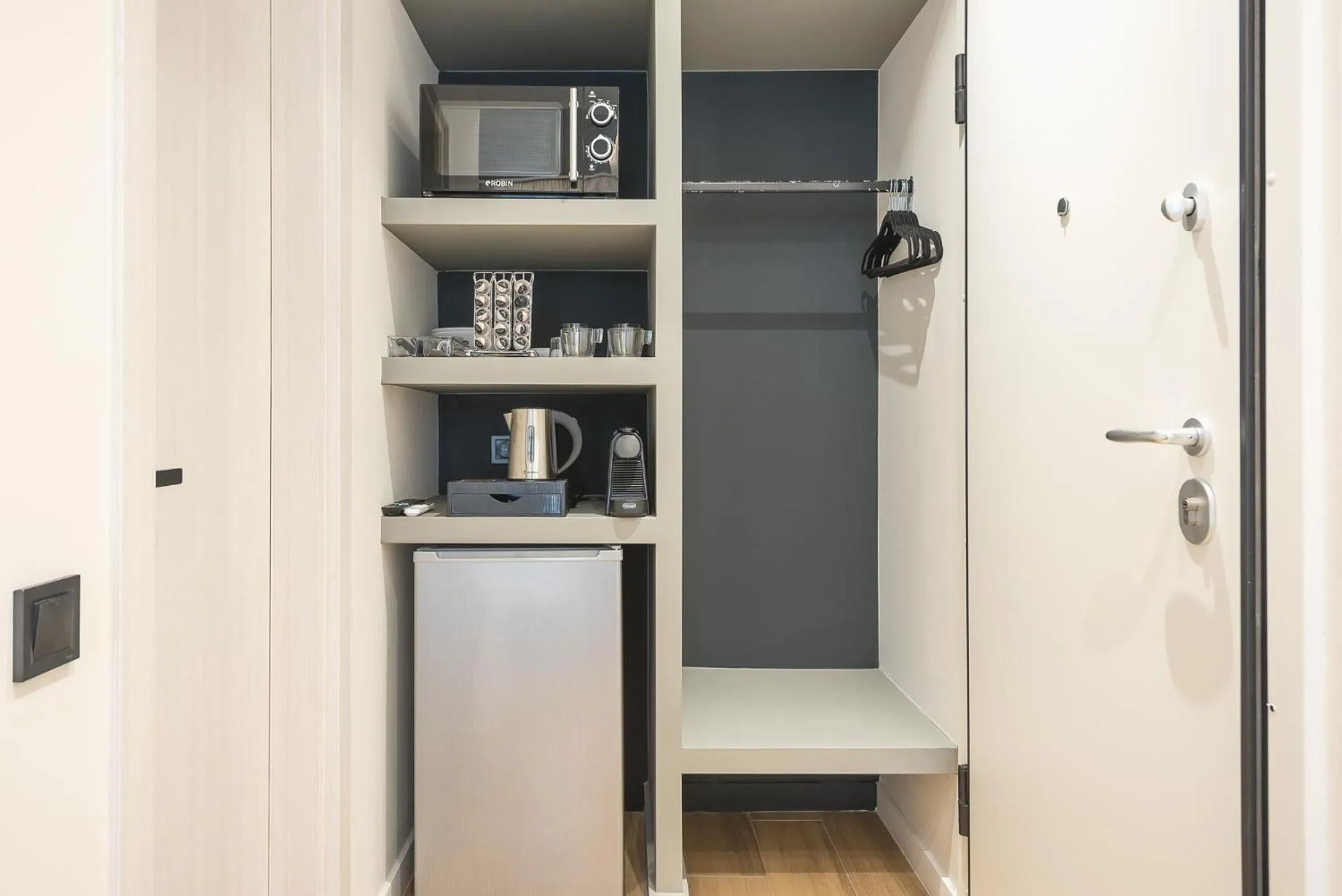 The Asprogeraka - self check-in rooms