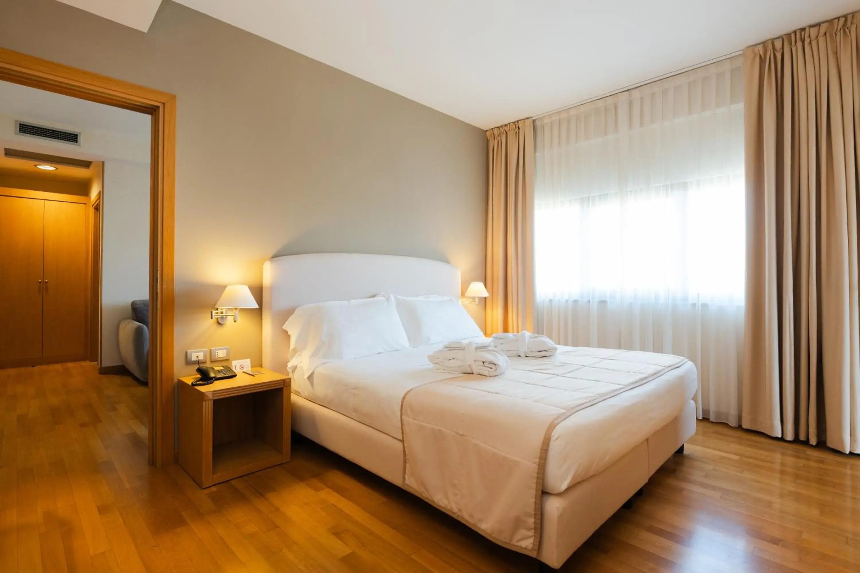 Deluxe Suite in Hotel Touring Deluxe Suite in Hotel Touring