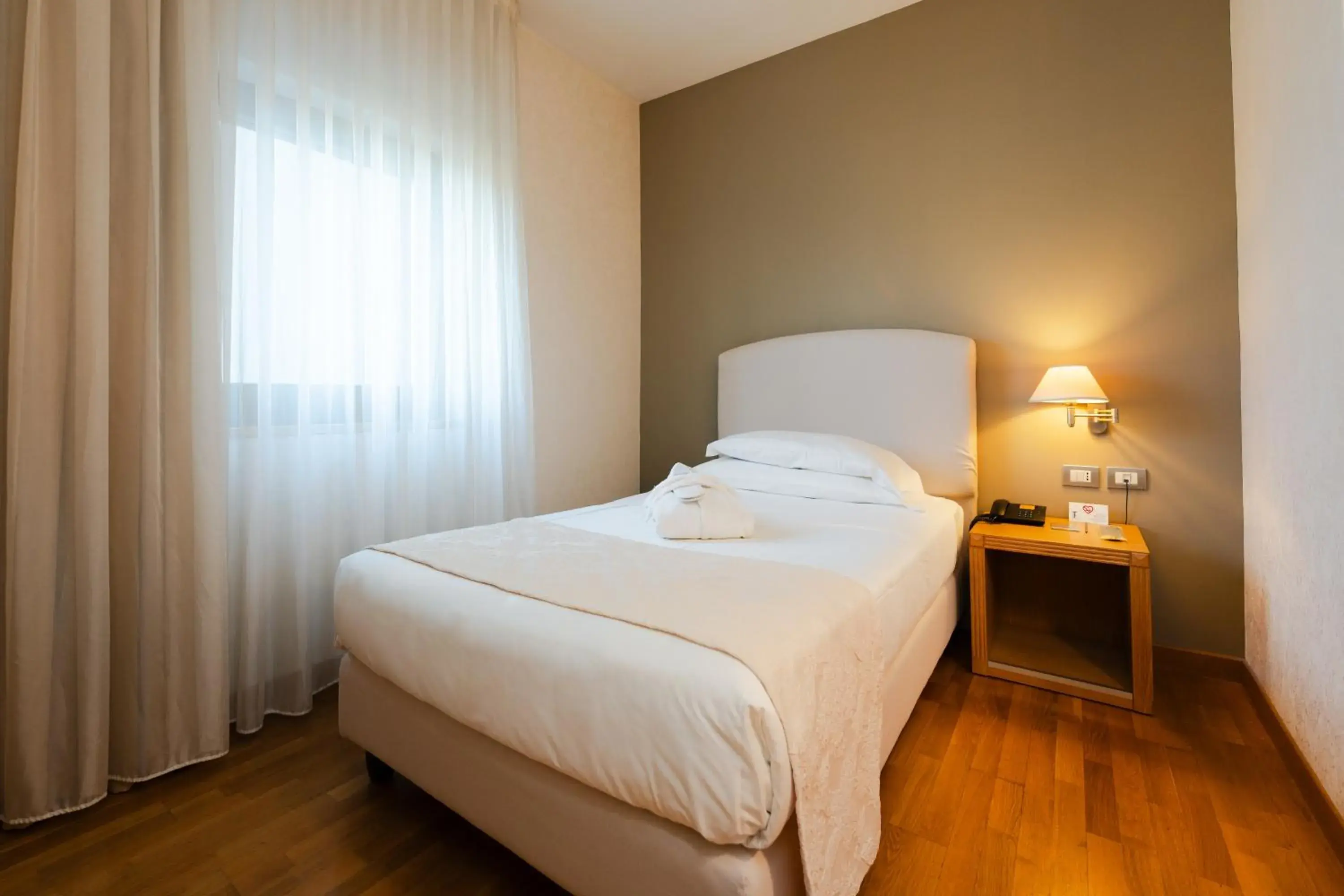 Classic Single Room in Hotel Touring Classic Single Room in Hotel Touring