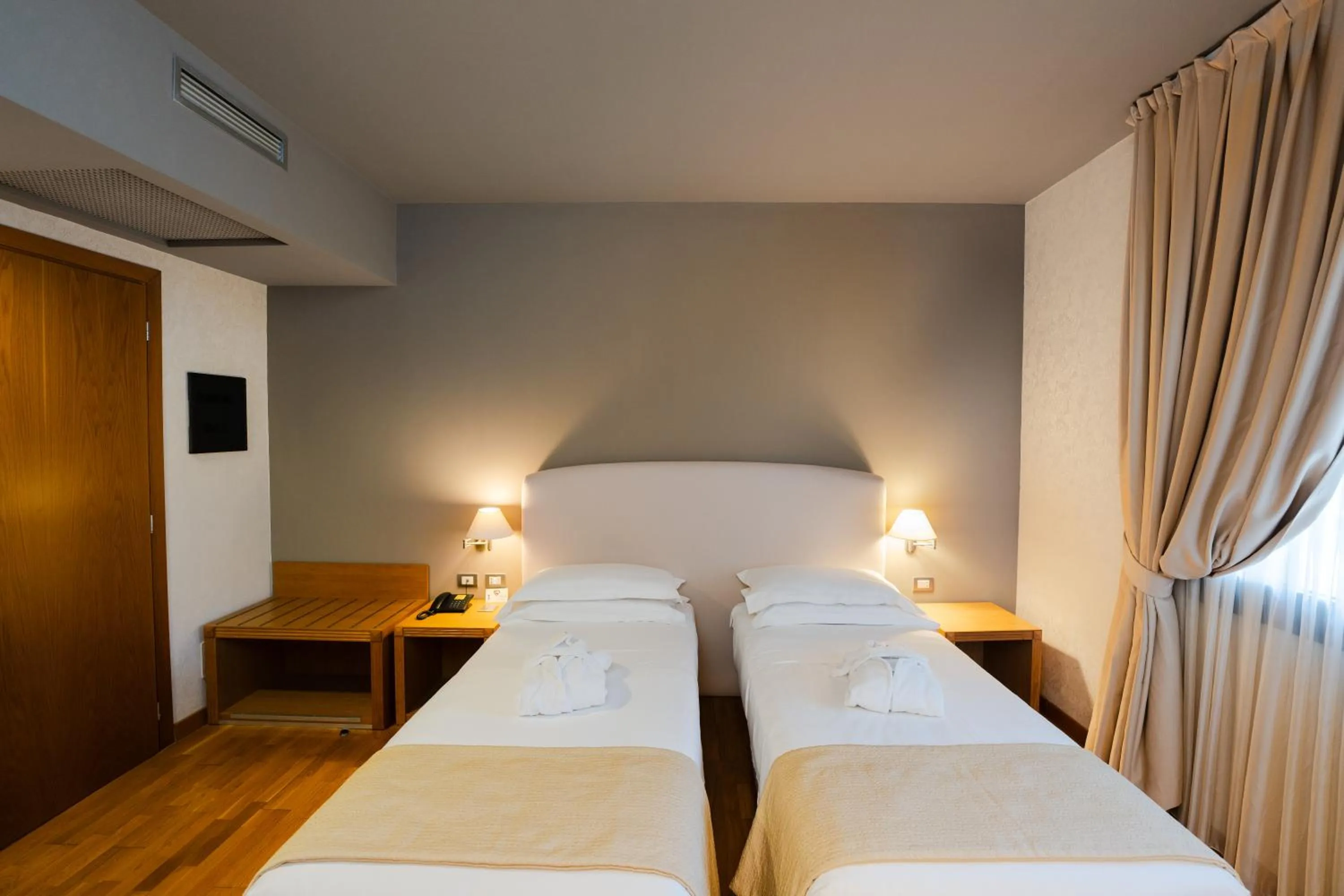 Bed in Hotel Touring