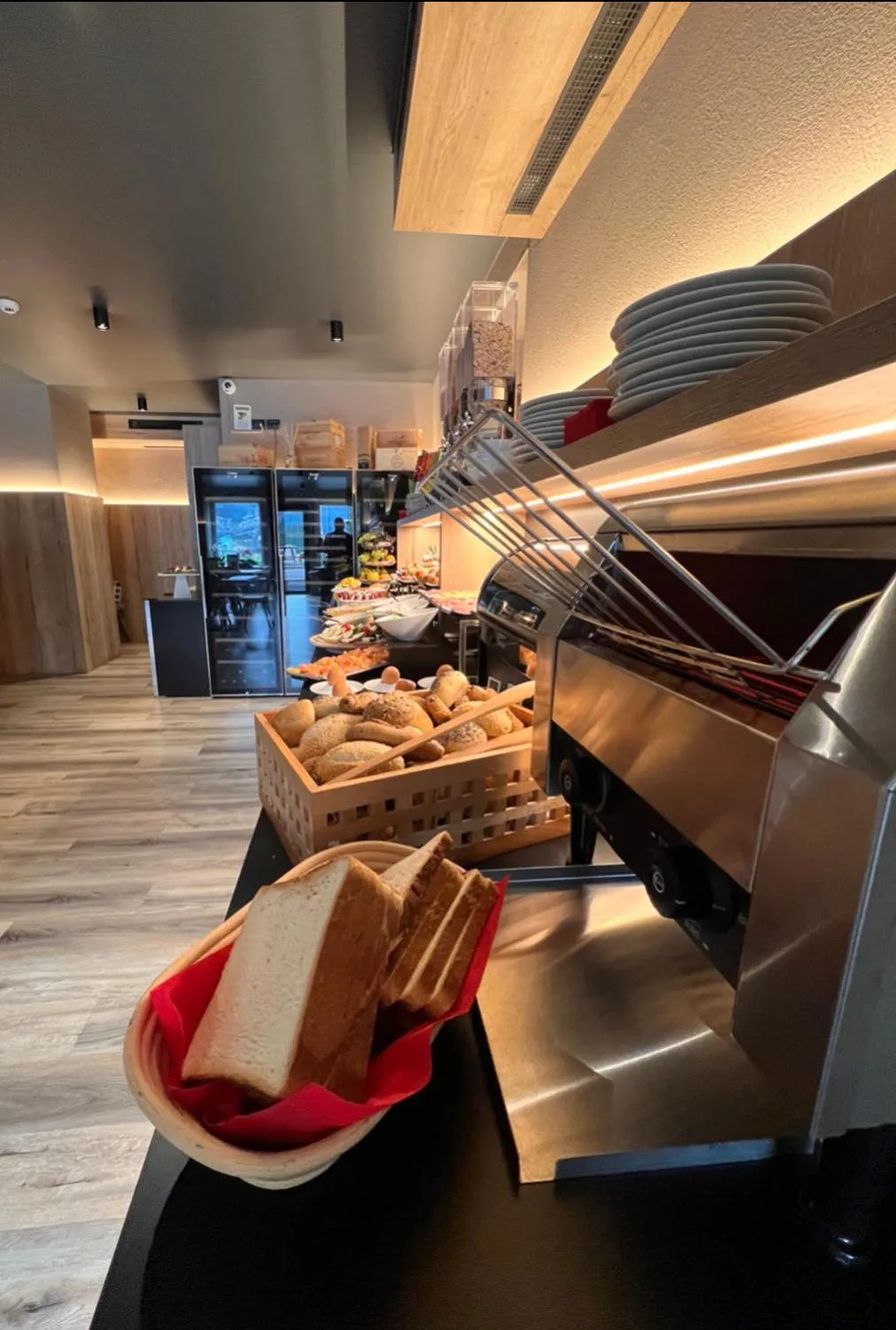 Breakfast in Chalet Queen