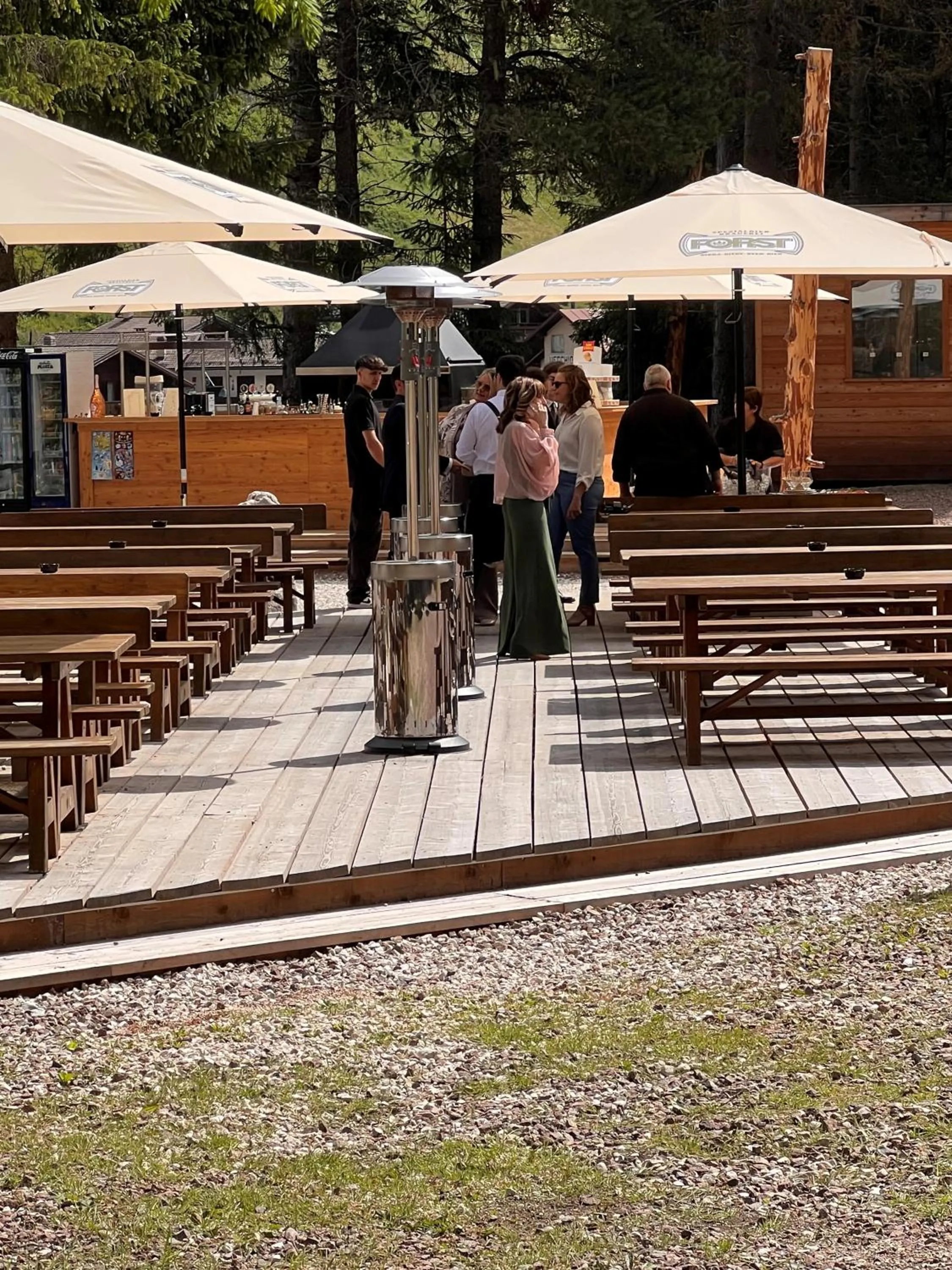 Restaurant/places to eat in Chalet Queen