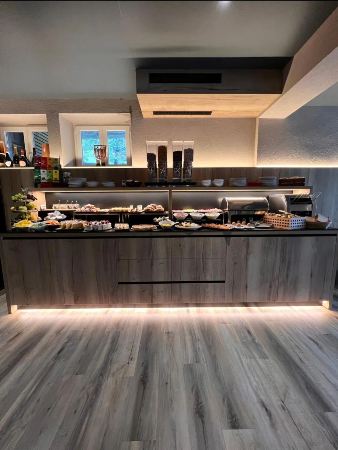 Breakfast in Chalet Queen