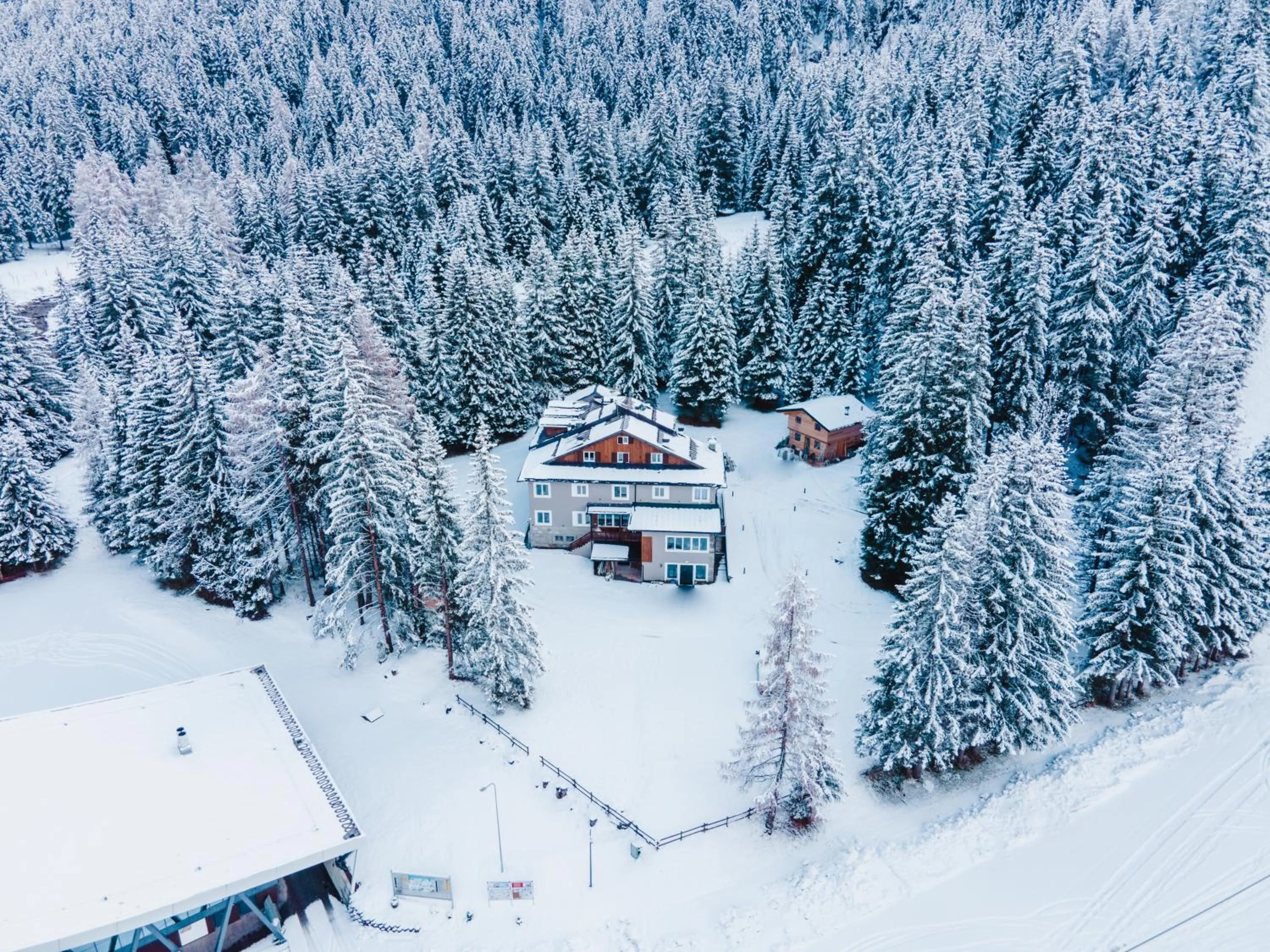 Property building in Chalet Queen