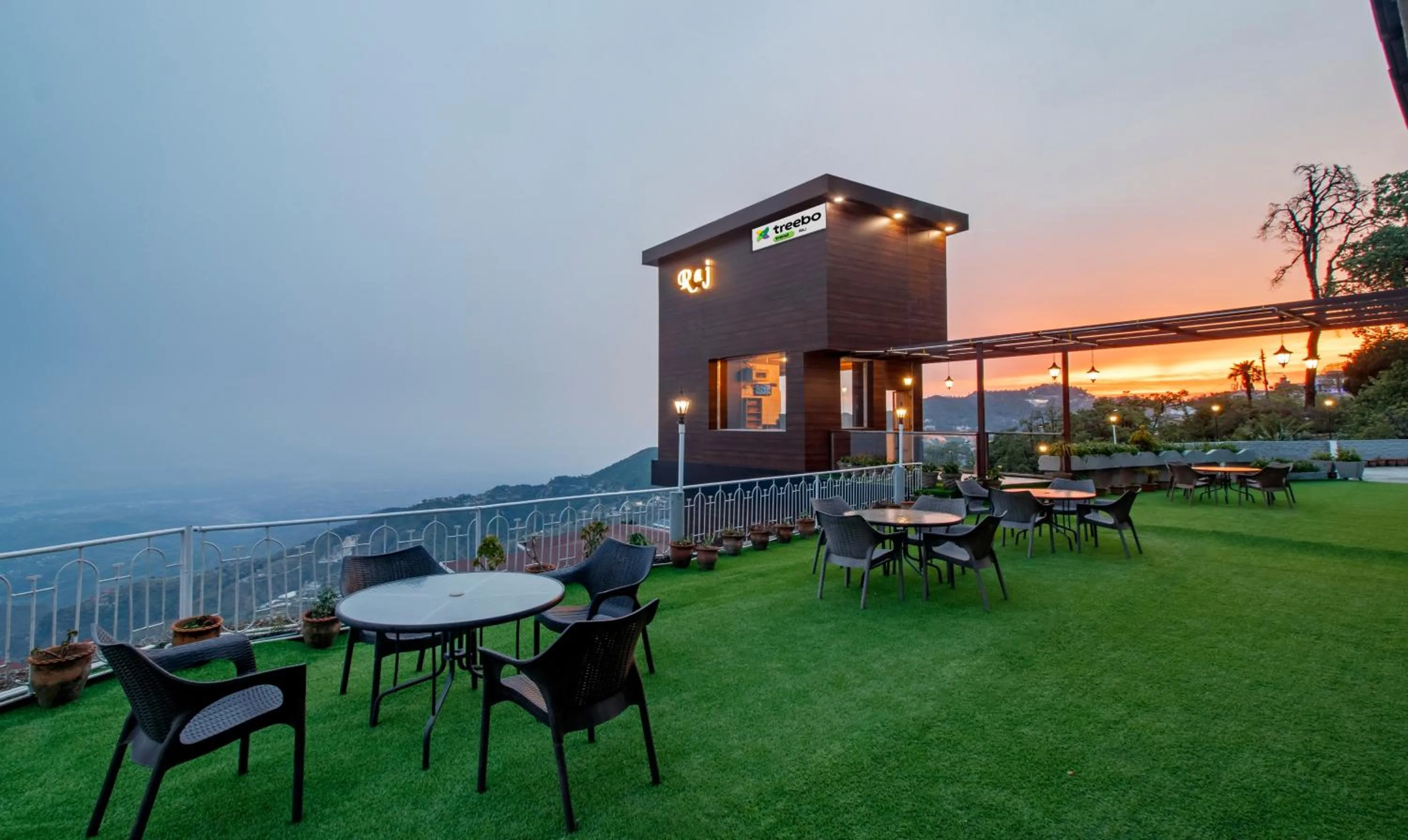 Property building in Treebo Raj Mall Road