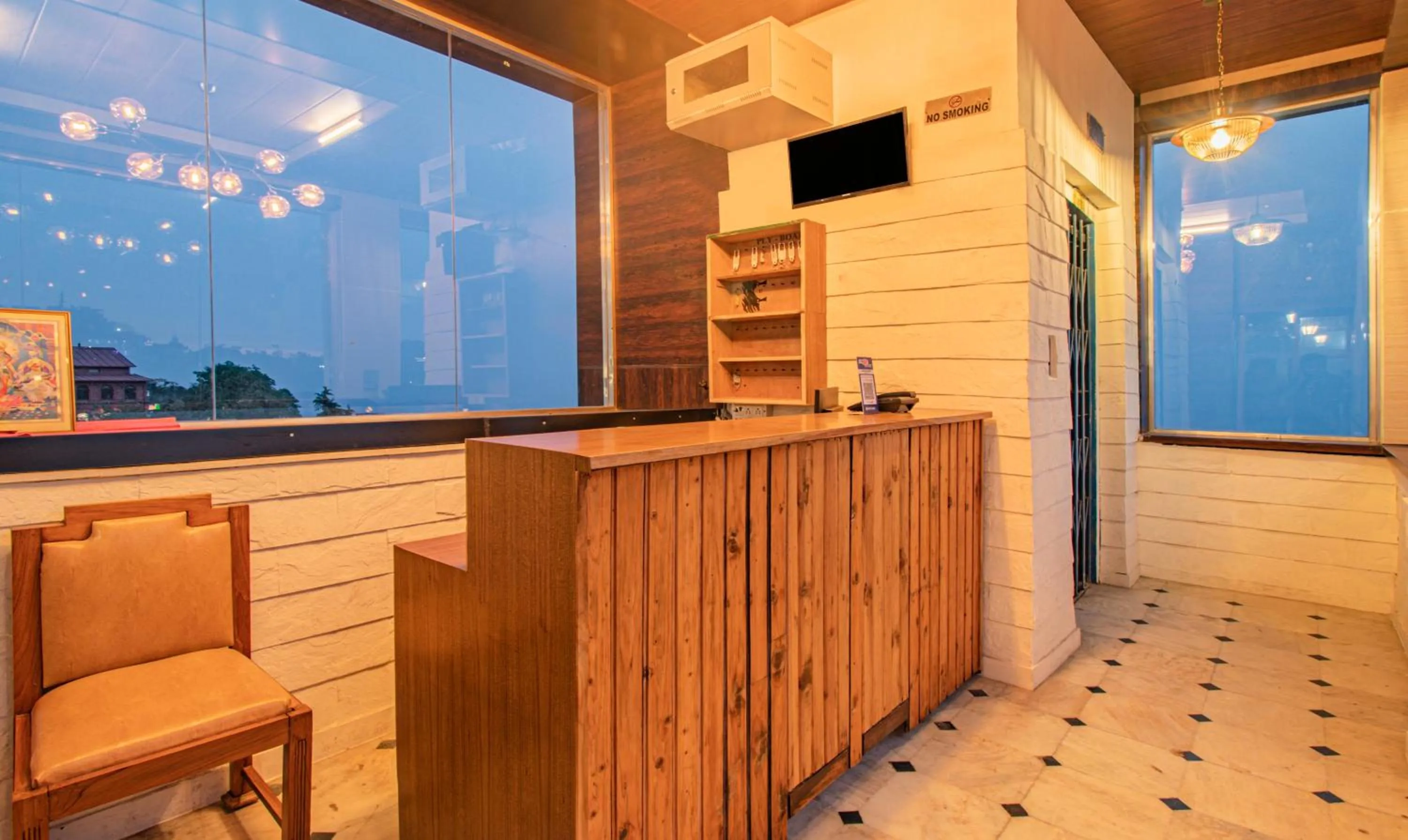 Lobby or reception in Treebo Raj Mall Road