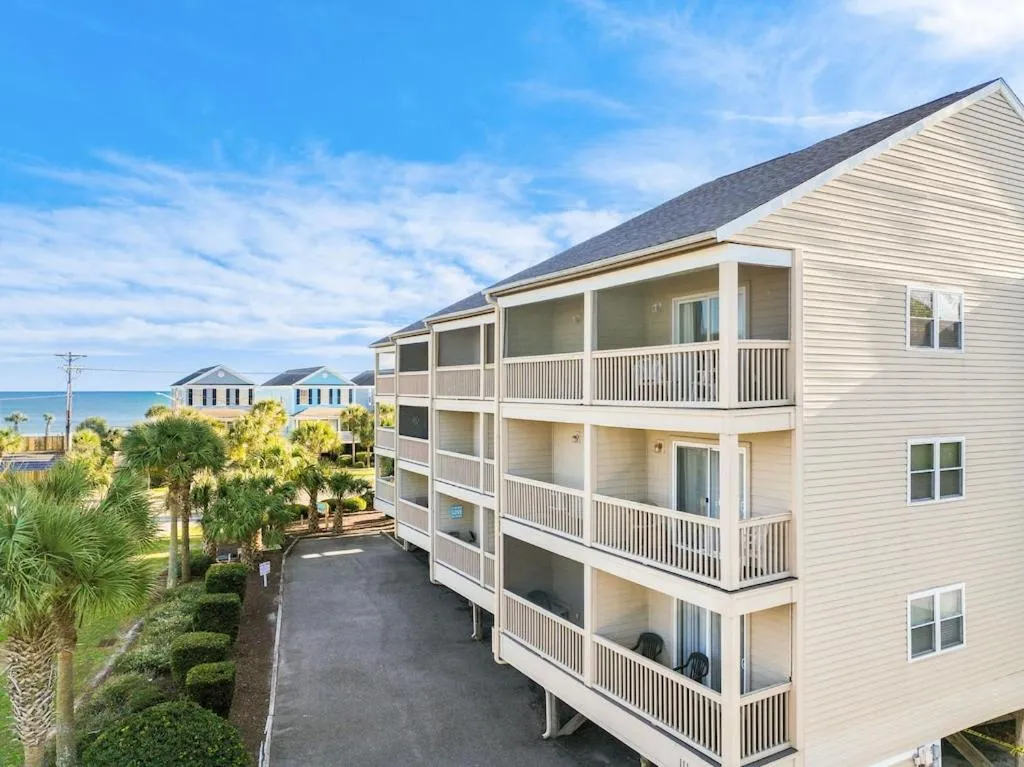 Property building in Beautiful Blue Ocean Condo