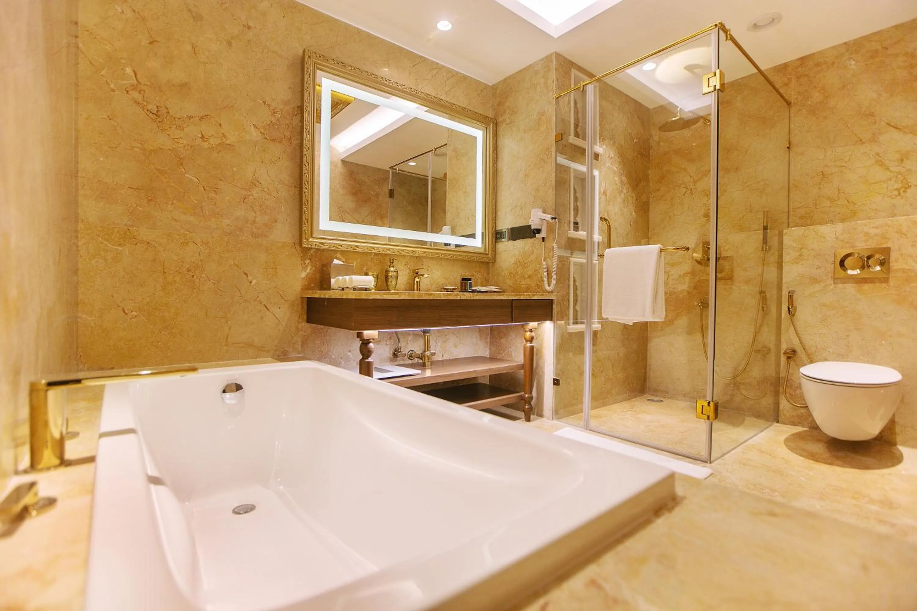 Shower in Kaldan Samudhra Palace