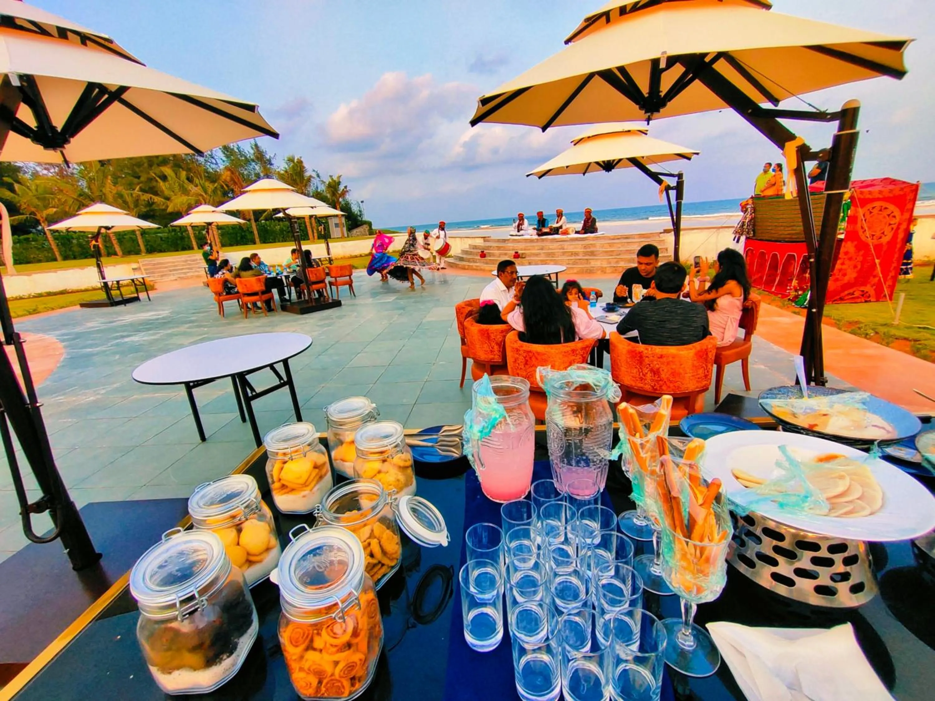 People in Kaldan Samudhra Palace