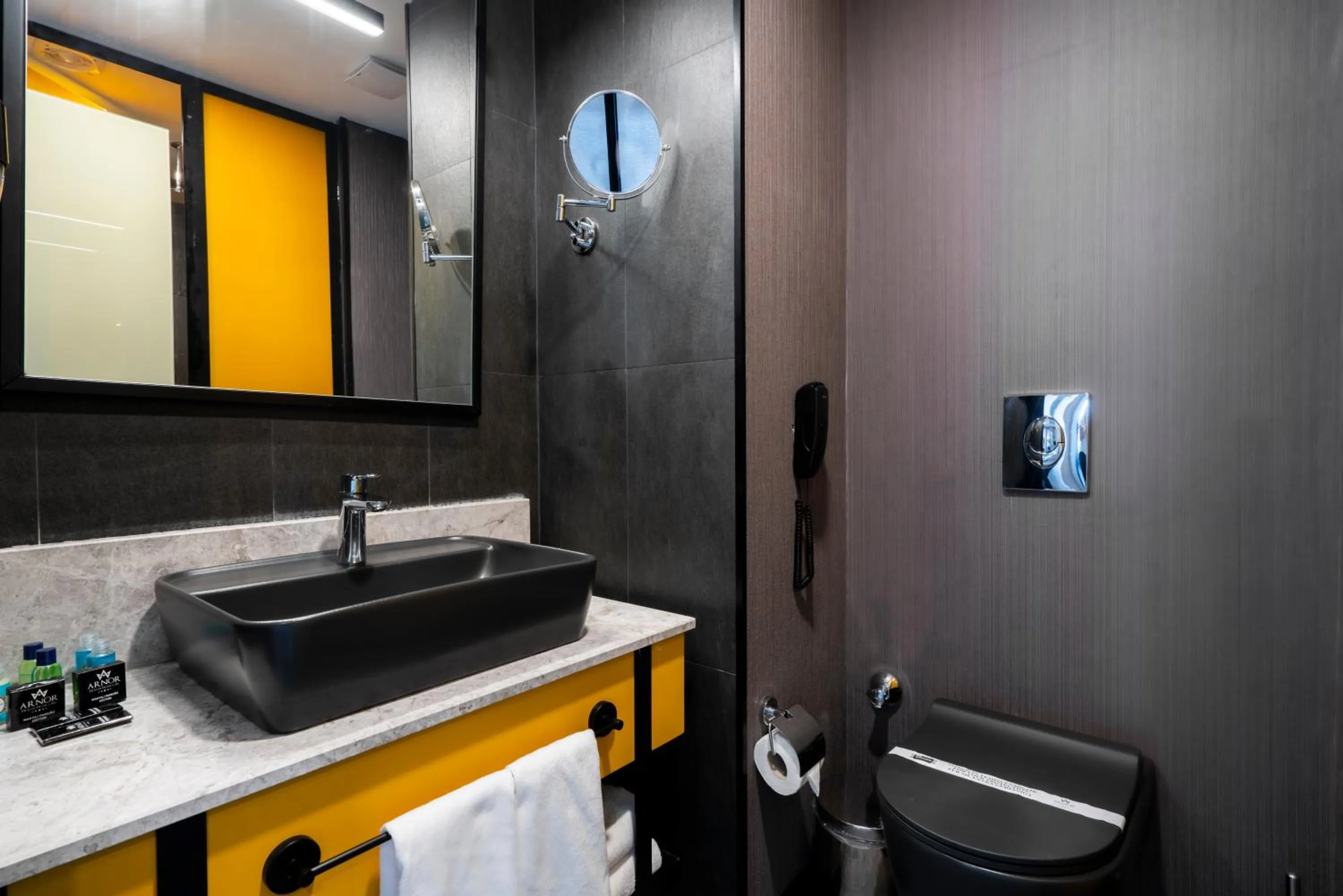 Bathroom in Arnor De Luxe Hotel & Spa