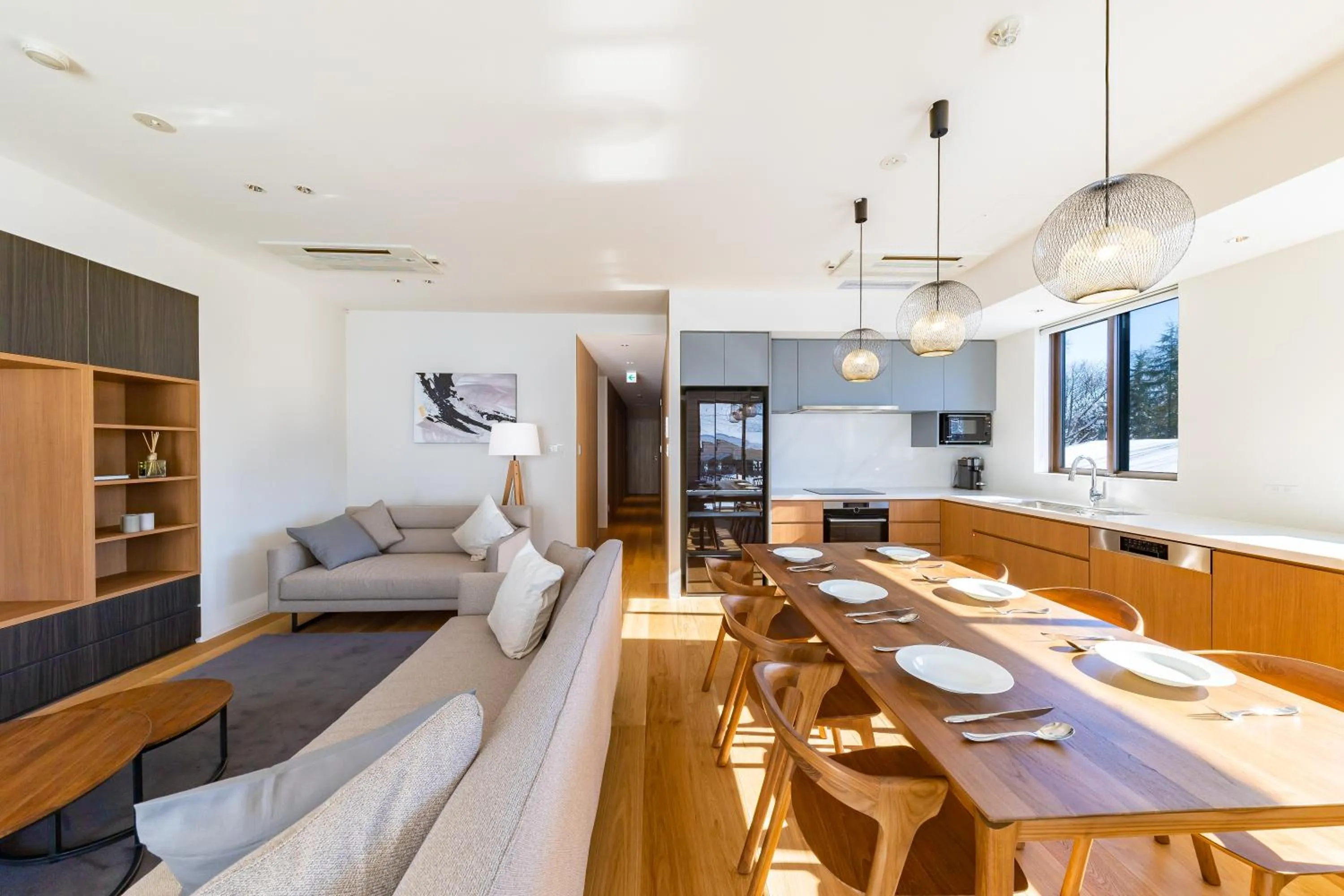 Living room in ROKA by HHG