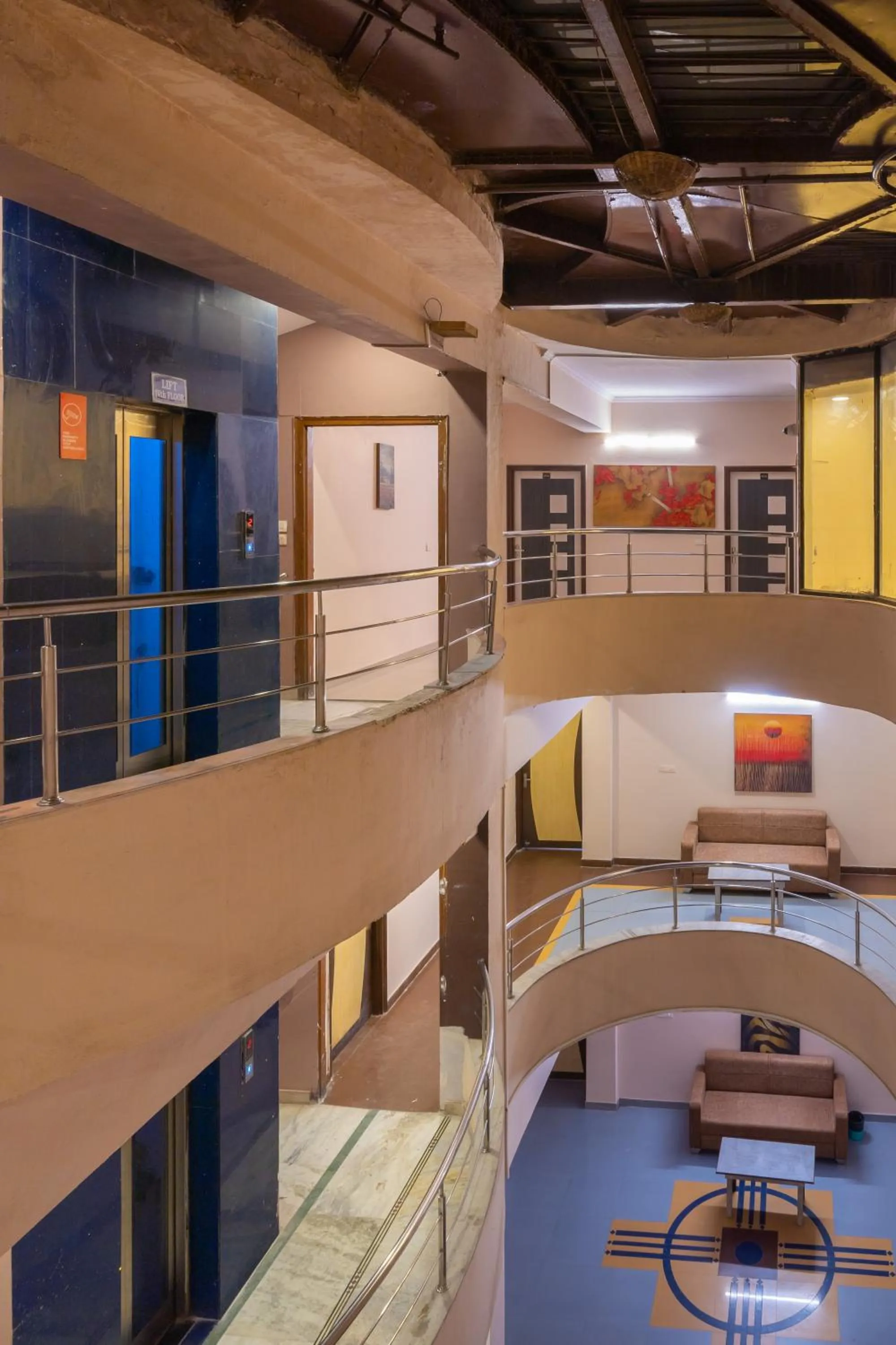 Seating area in Hotel V inn Sindhi Camp