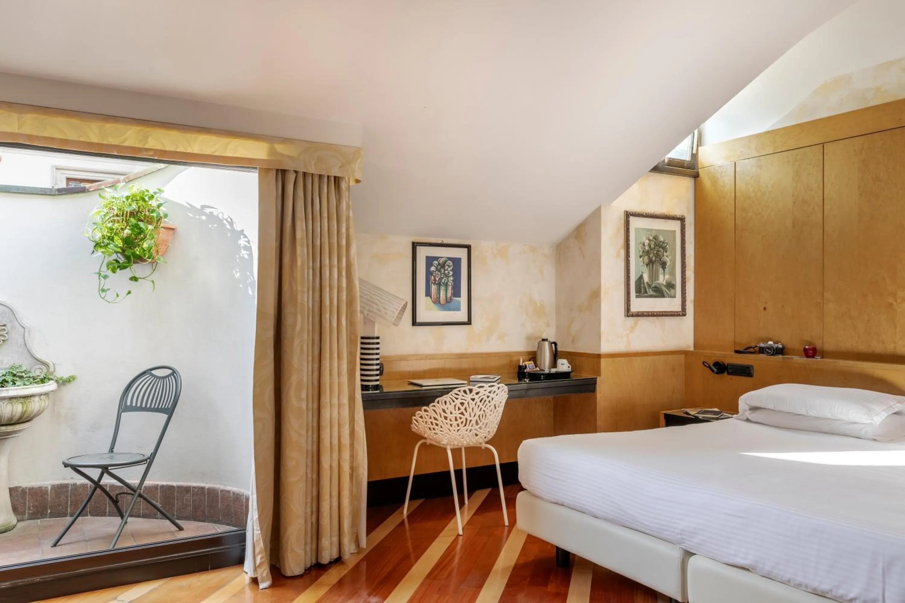 Bed in Hotel Sanpi Milano