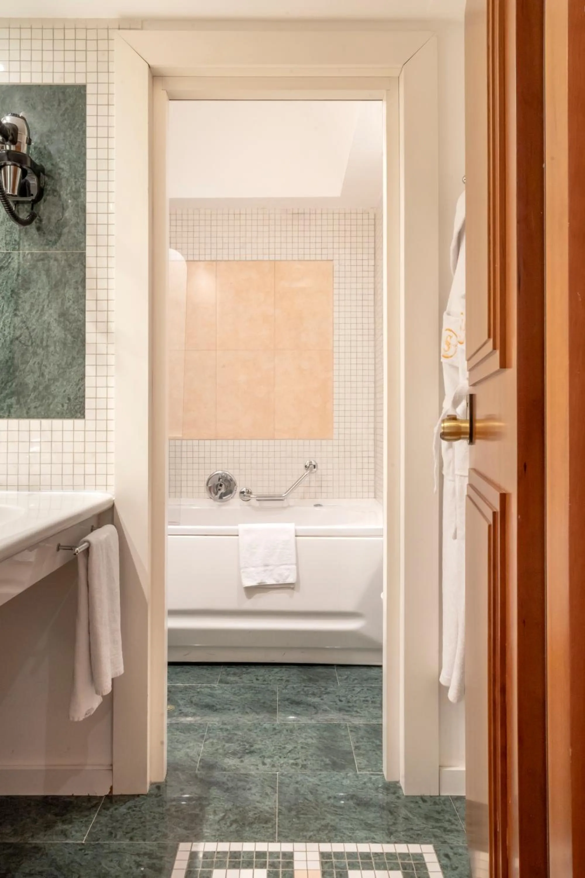 Shower in Hotel Sanpi Milano