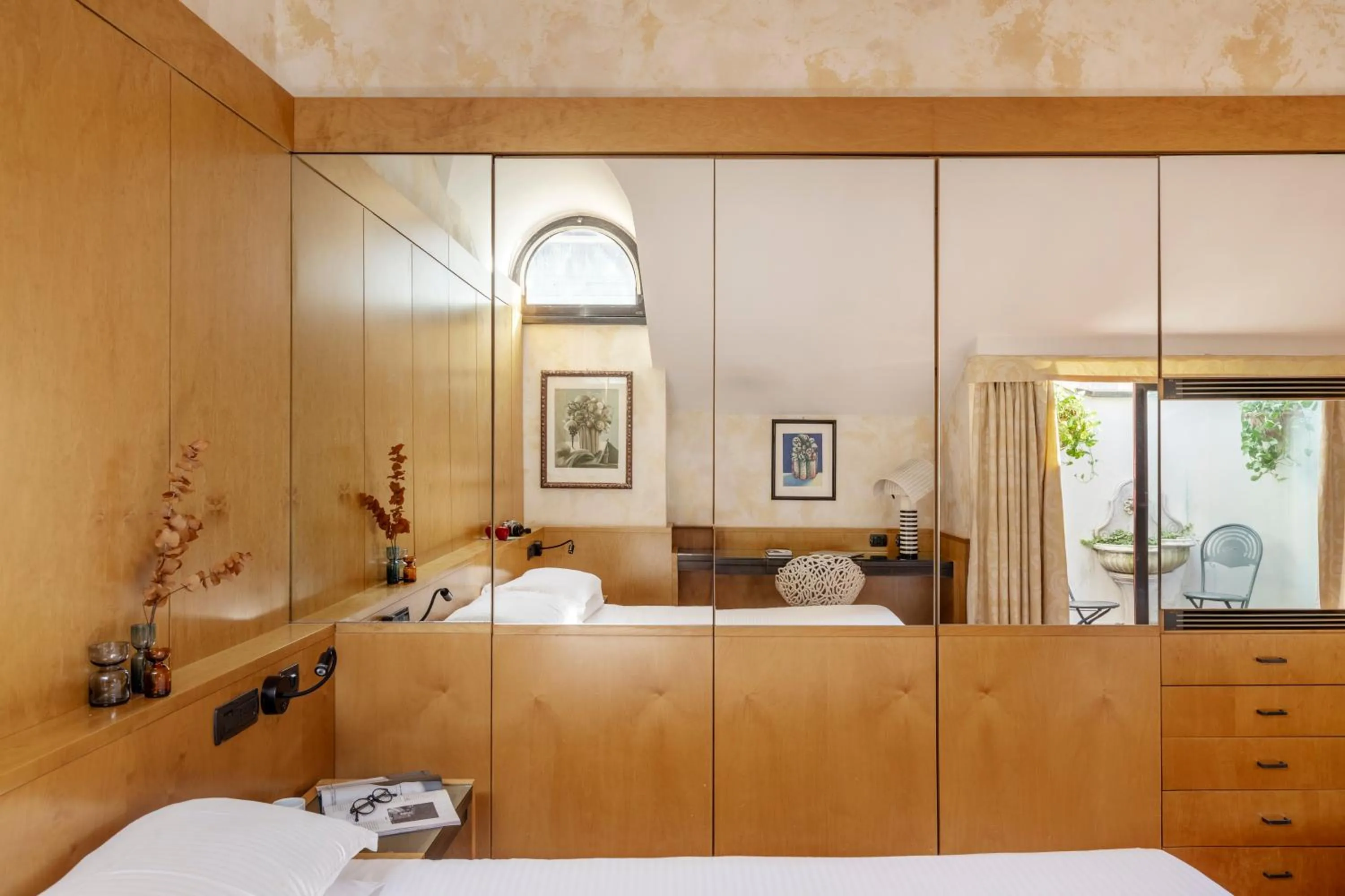 Bed in Hotel Sanpi Milano