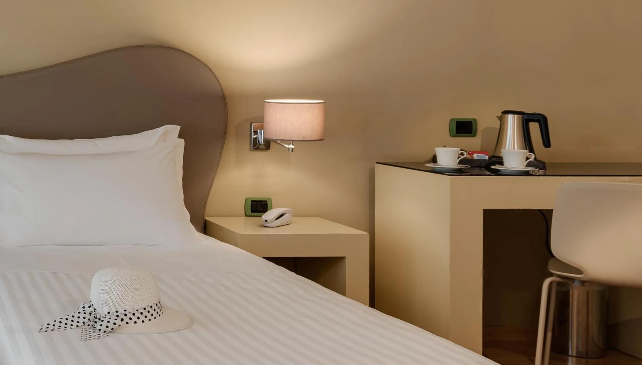 Bedroom, Bed in Hotel La Fortezza