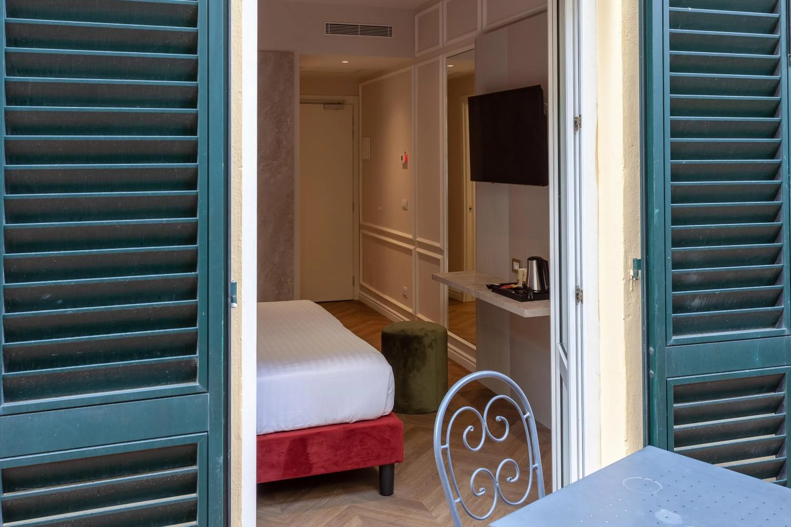 Balcony/Terrace, Bed in Hotel La Fortezza