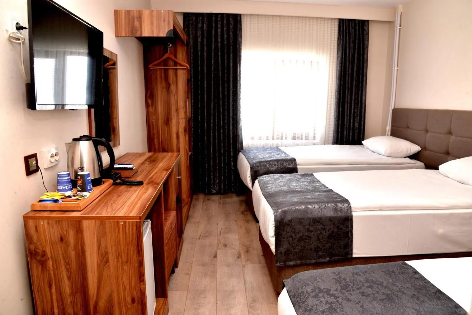 Bed in Zümrüt Palas Otel